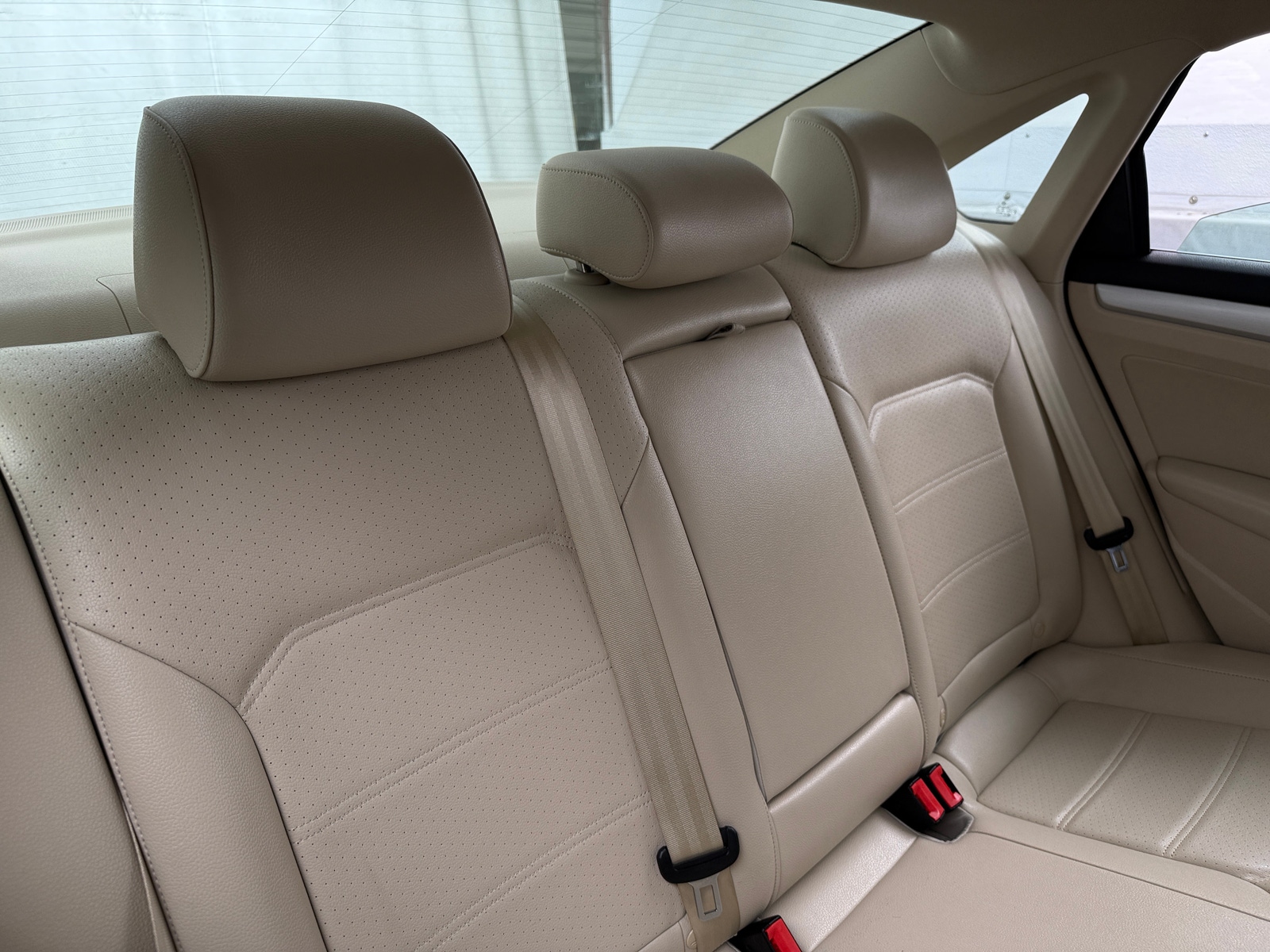 Thumbnail: 2013 Volkswagen Passat - 5