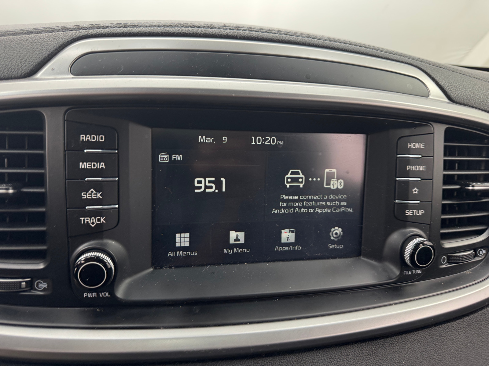 Thumbnail: 2019 Kia Sorento - 3