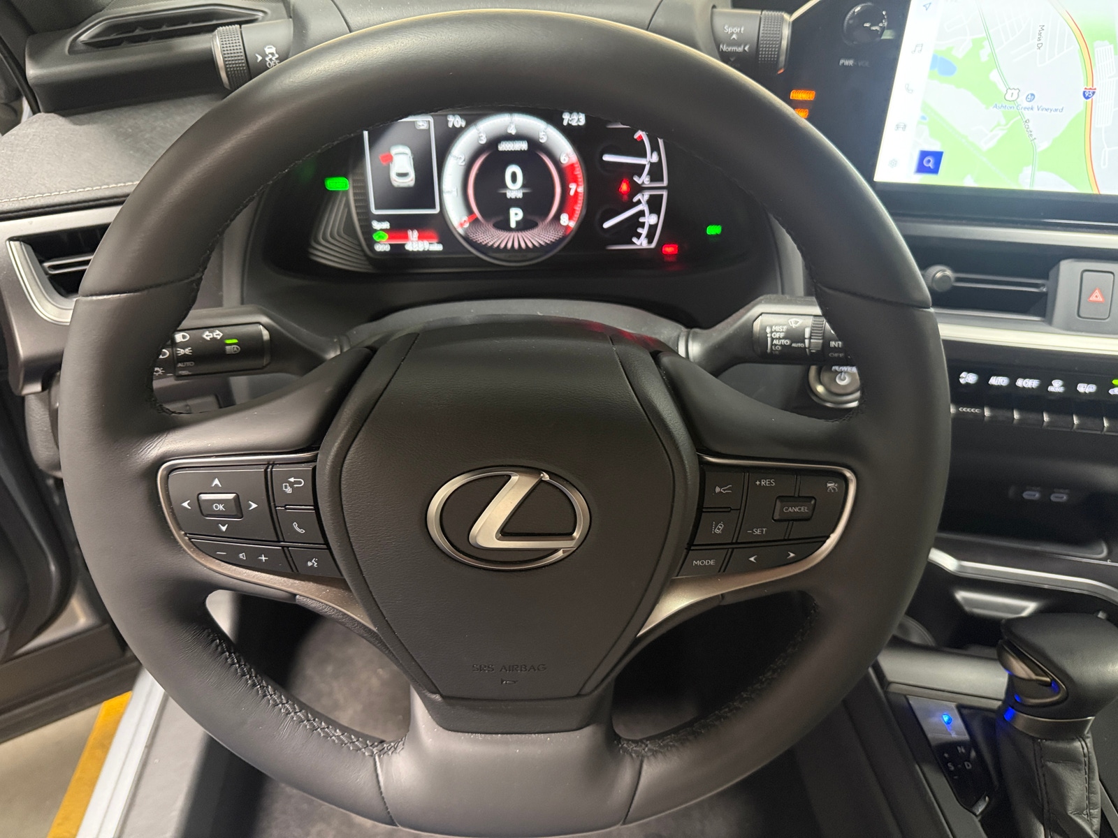 Thumbnail: 2024 Lexus UX - 4