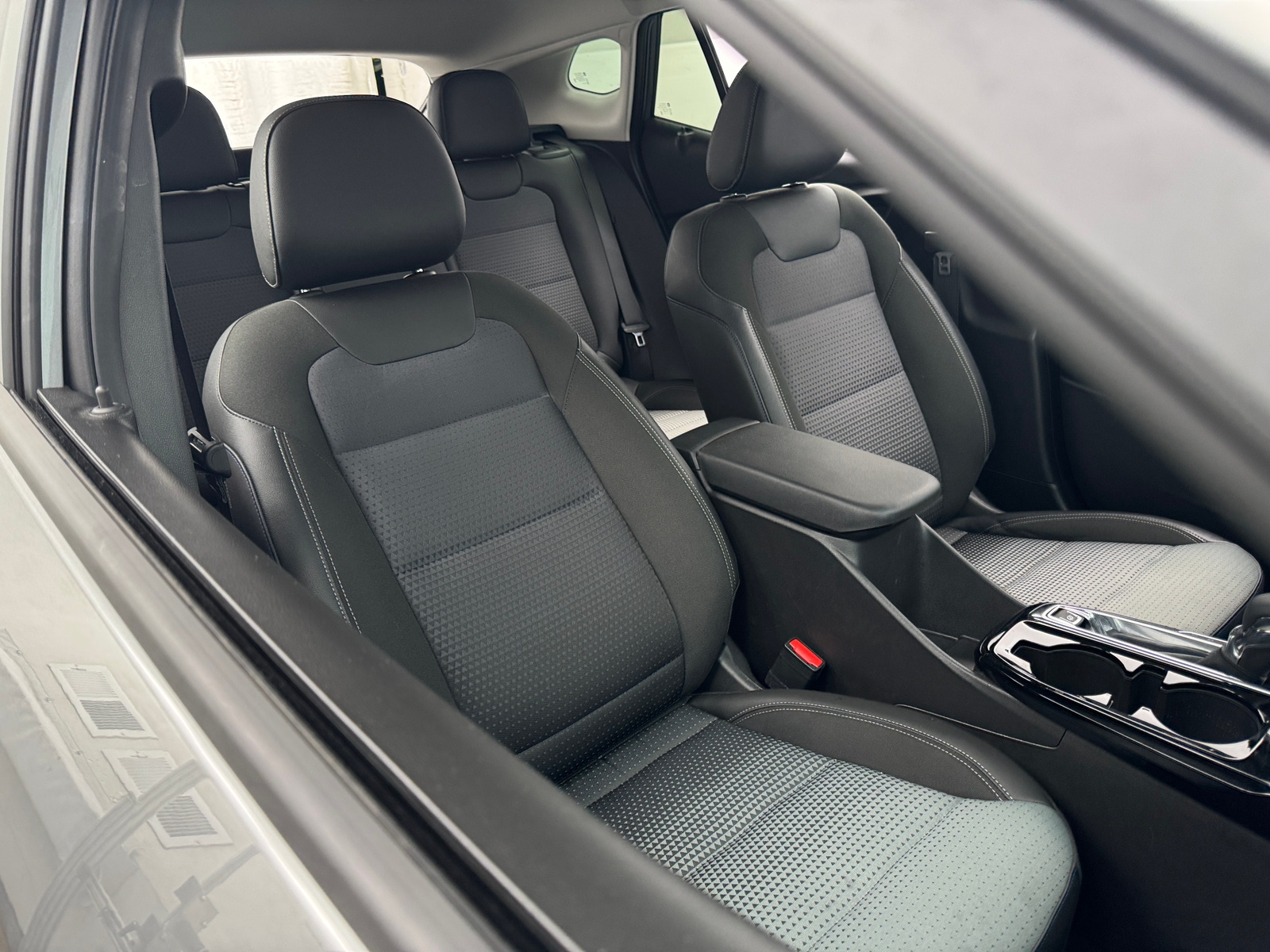 Thumbnail: 2025 Chevrolet Trax - 2