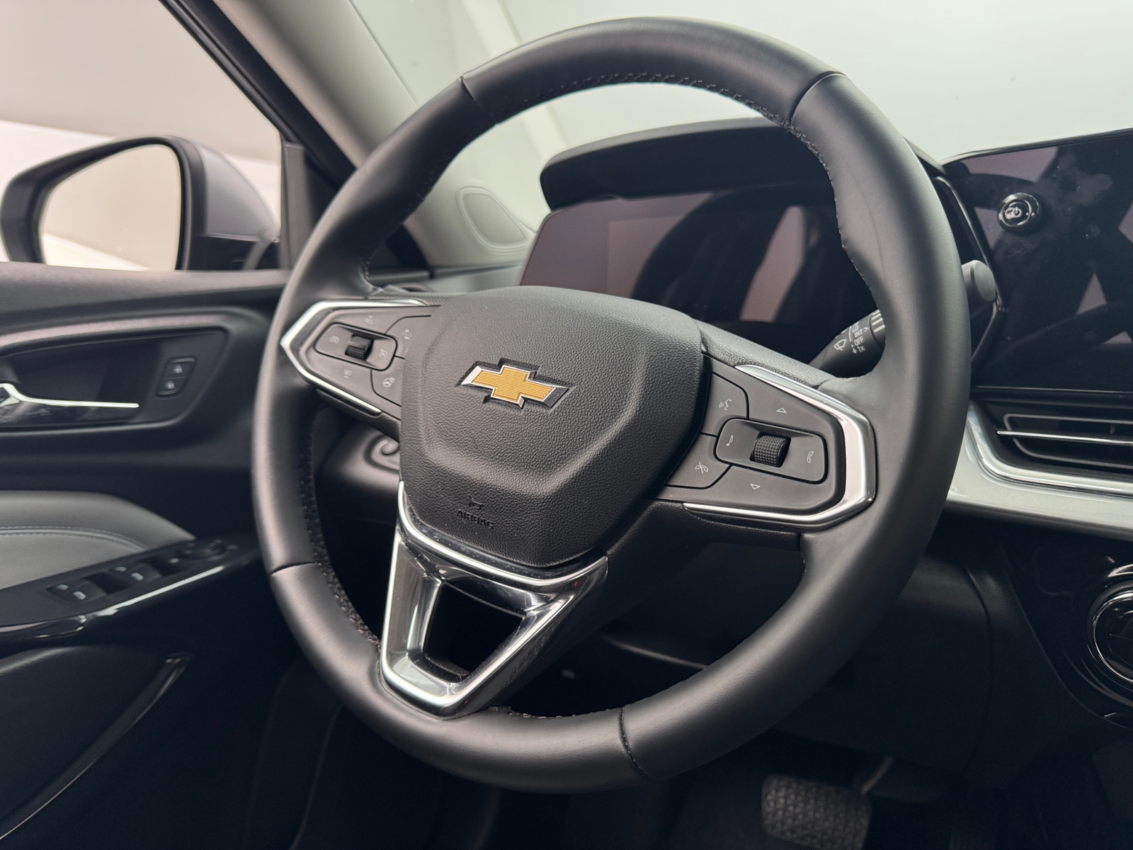 Thumbnail: 2025 Chevrolet Trax - 5