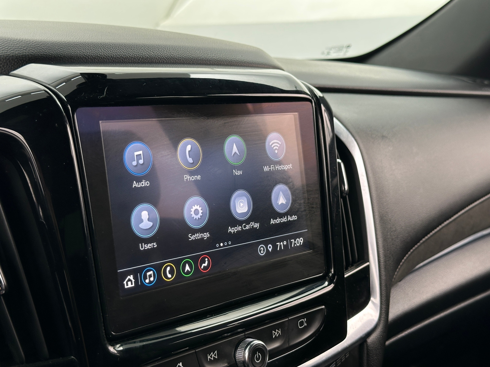 Thumbnail: 2022 Chevrolet Traverse - 3