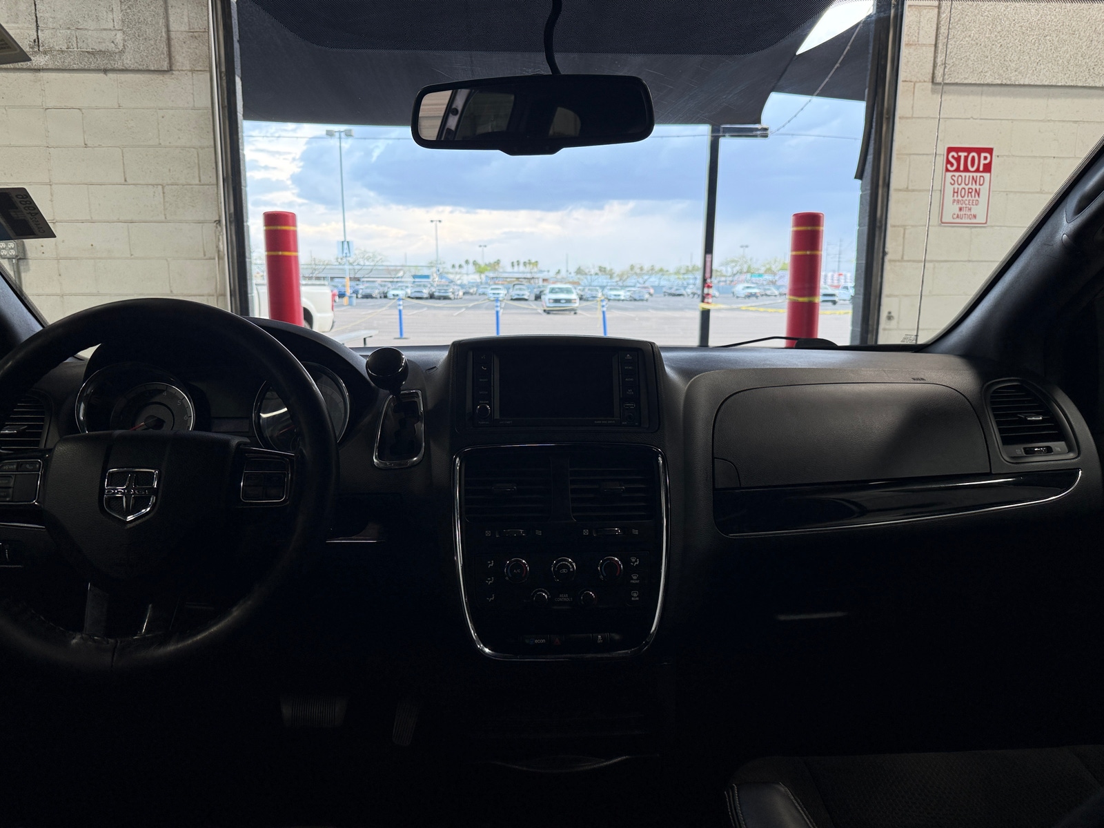 Thumbnail: 2018 Dodge Grand Caravan - 3