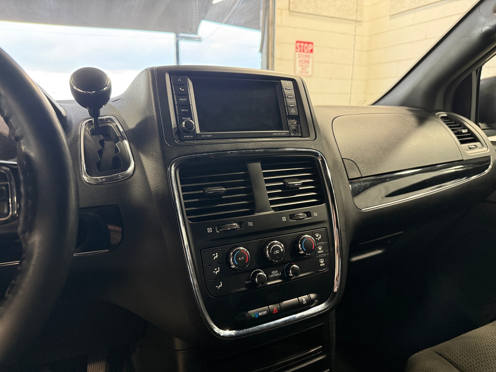 Thumbnail: 2018 Dodge Grand Caravan - 4