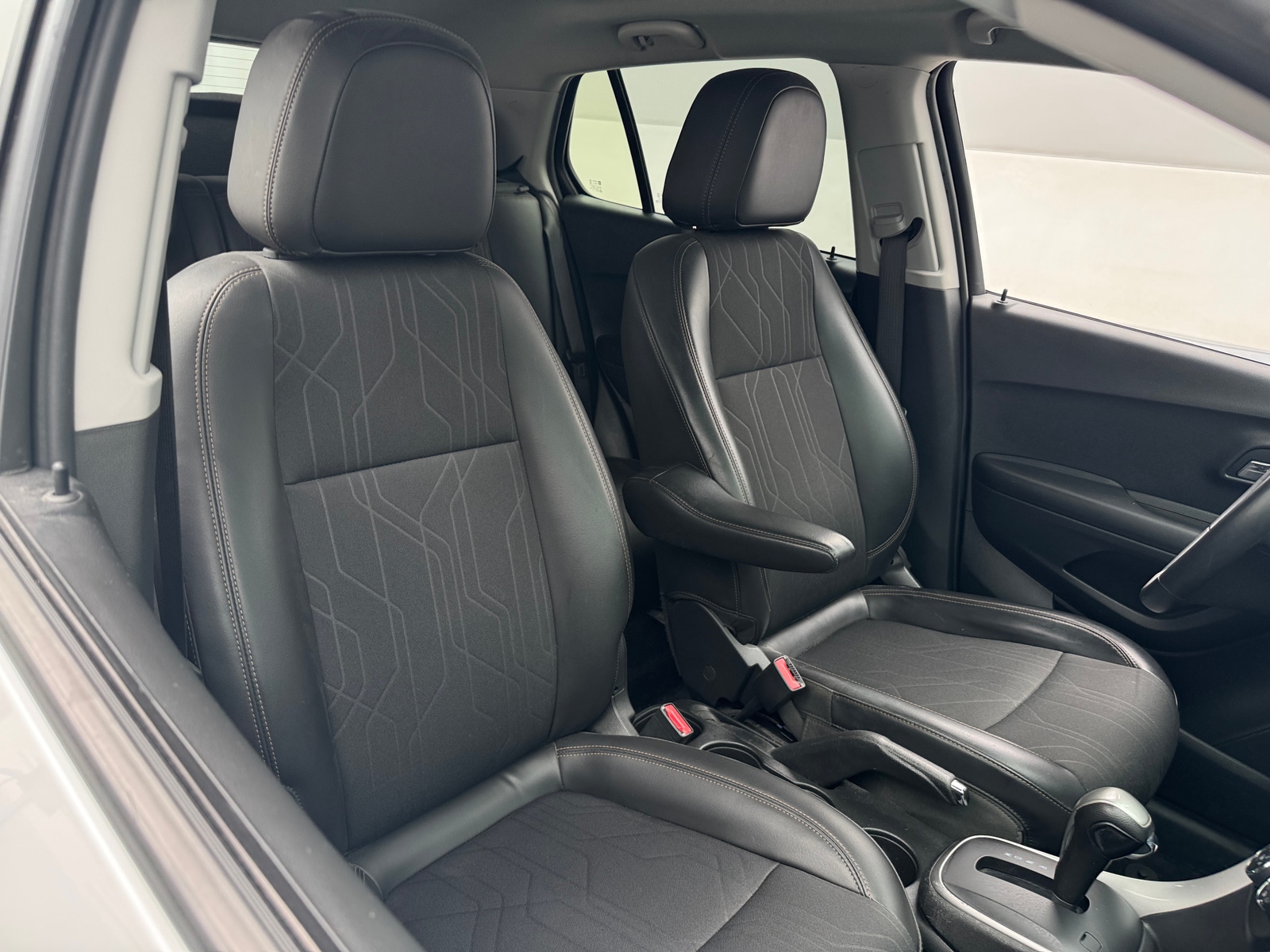 Thumbnail: 2021 Chevrolet Trax - 2