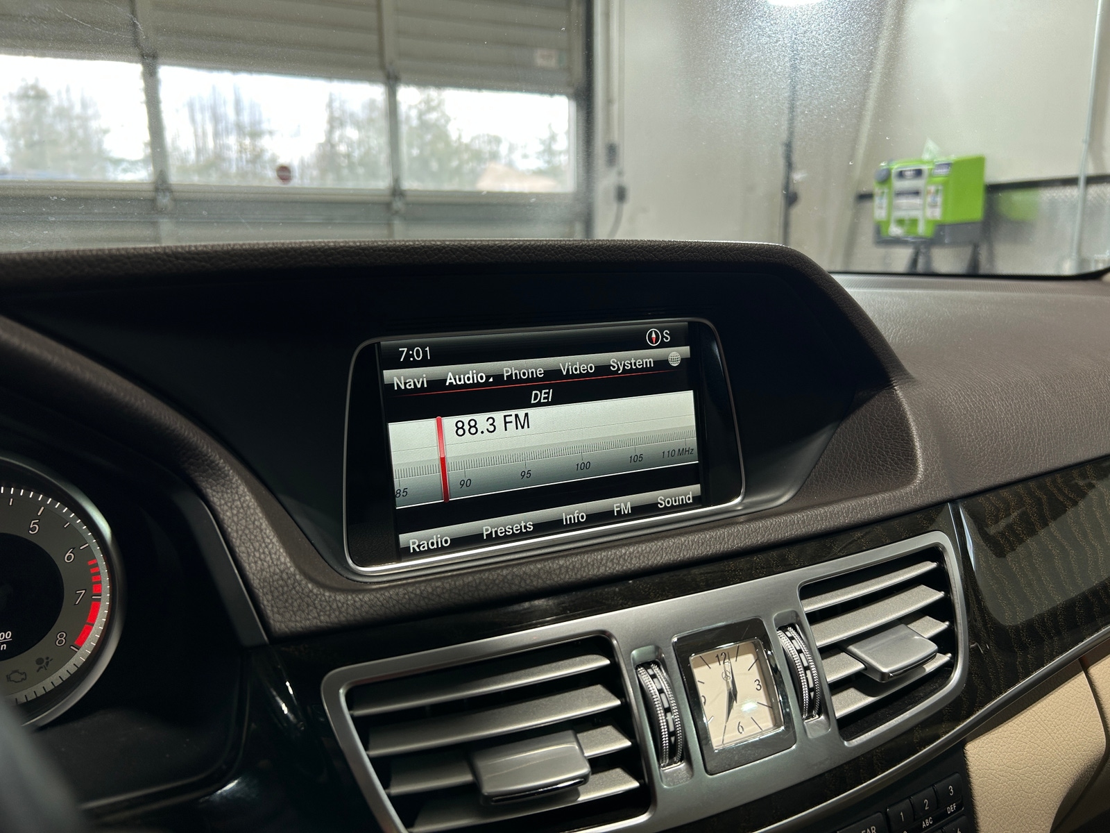 Thumbnail: 2015 Mercedes-Benz E-Class - 3