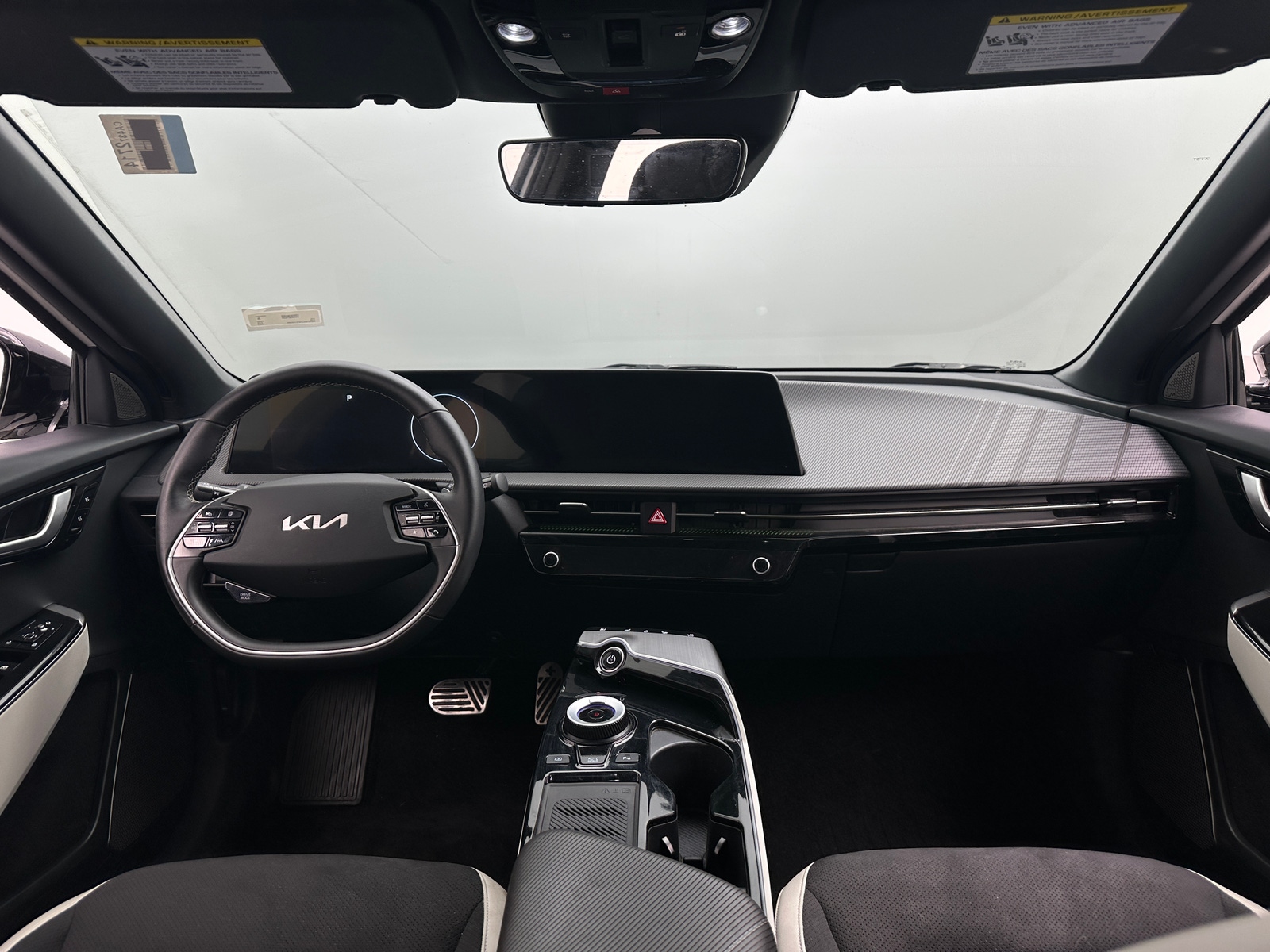 Thumbnail: 2023 Kia EV6 - 2