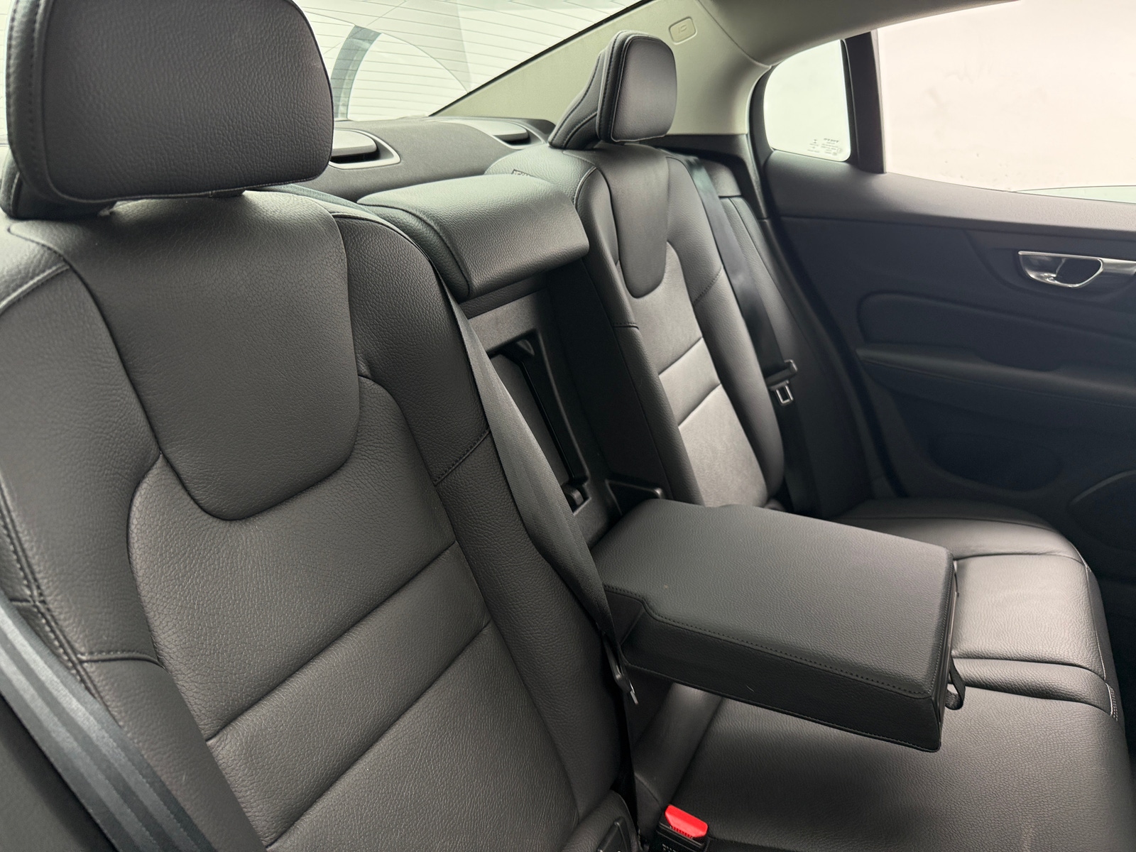 Thumbnail: 2023 Volvo S60 - 5