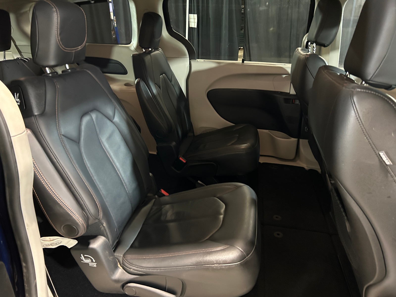 Thumbnail: 2018 Chrysler Pacifica - 5