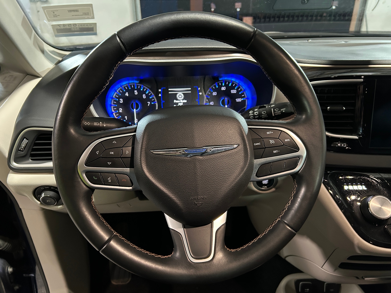 Thumbnail: 2018 Chrysler Pacifica - 4