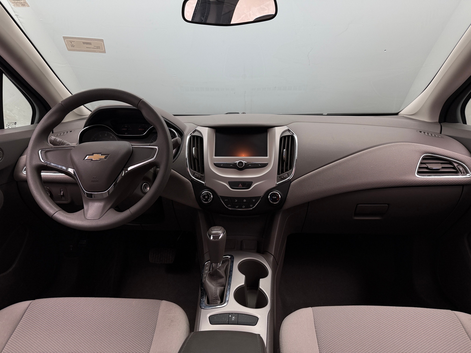 Thumbnail: 2018 Chevrolet Cruze - 3