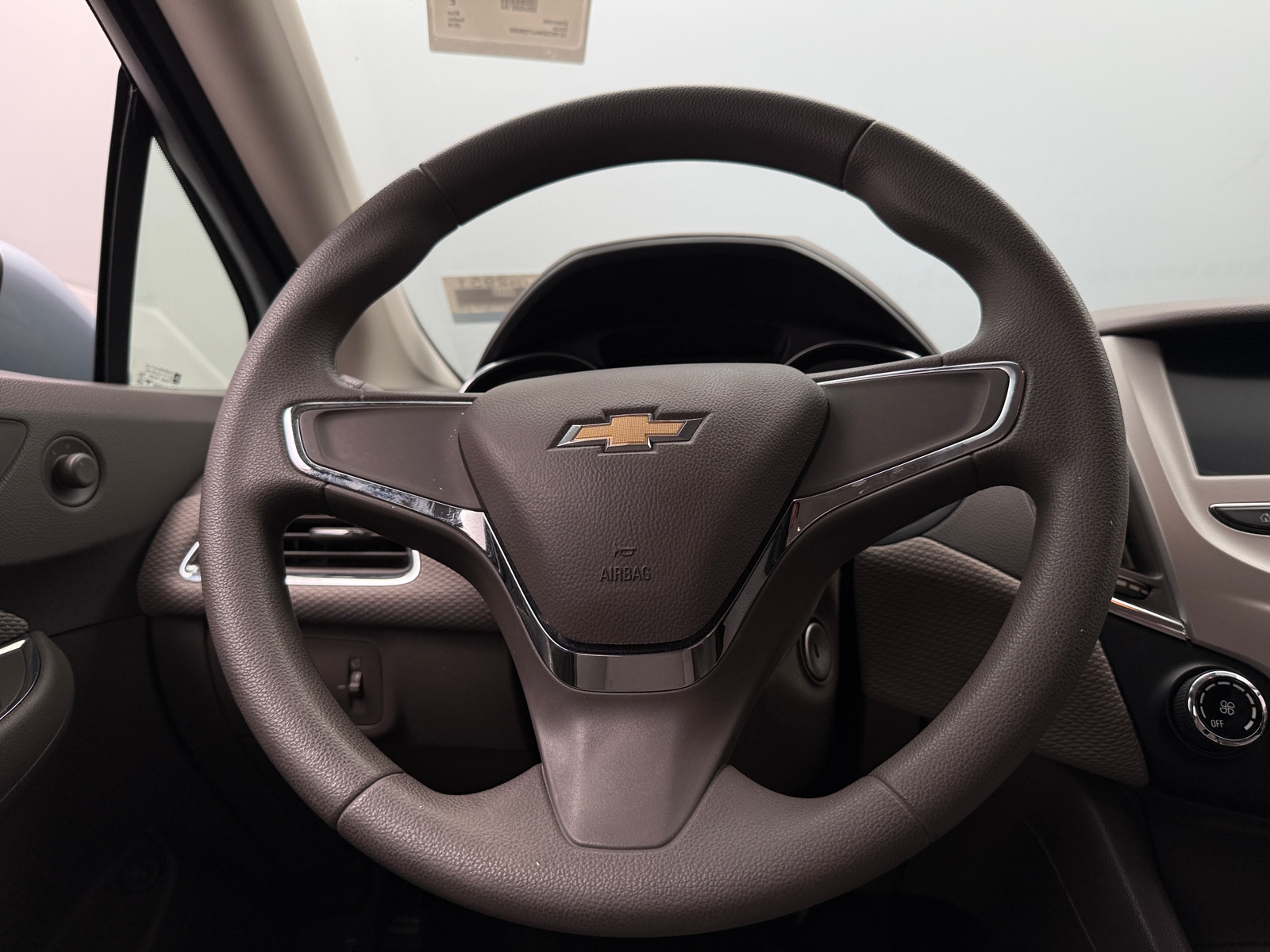 Thumbnail: 2018 Chevrolet Cruze - 5