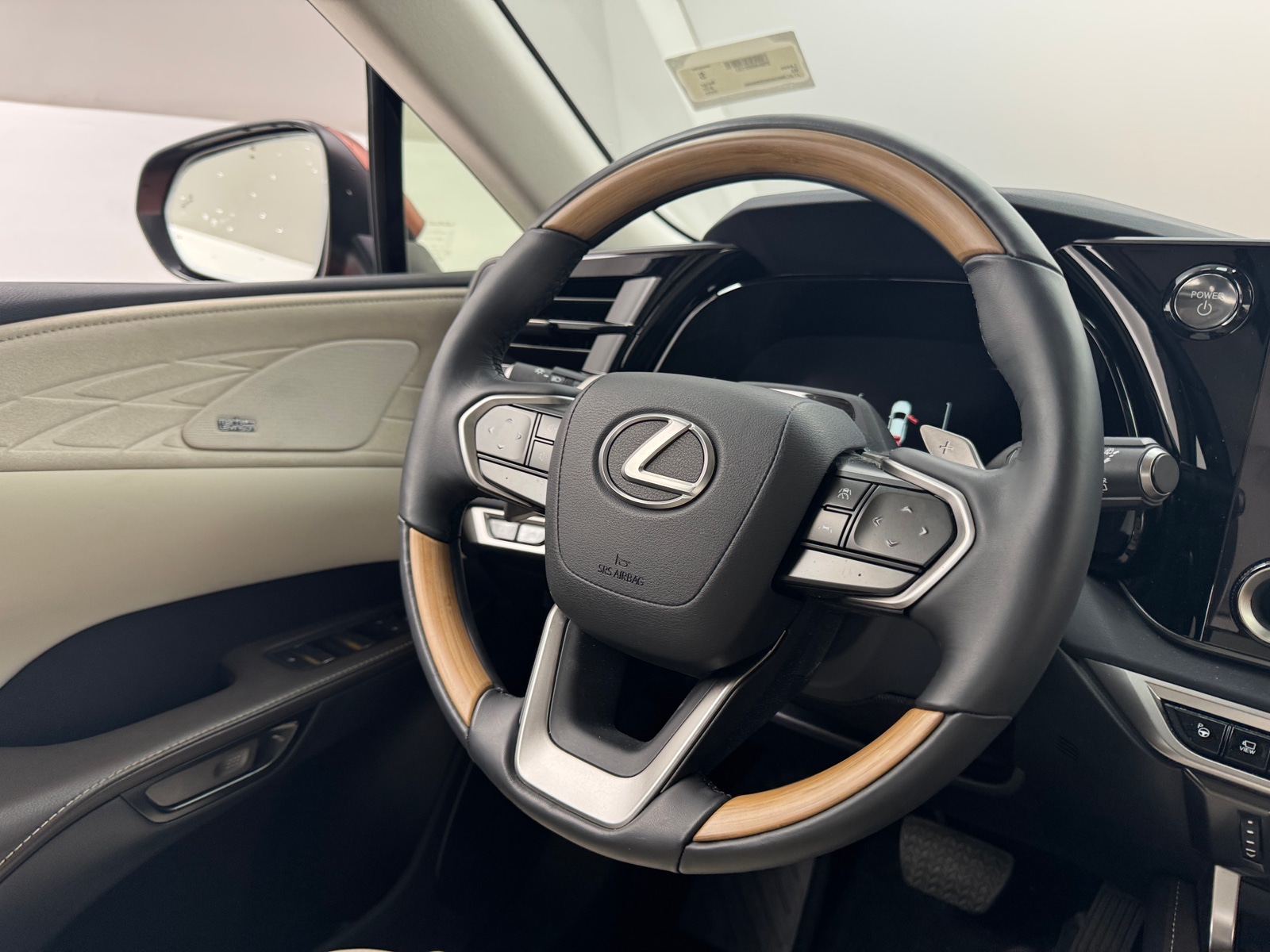 Thumbnail: 2025 Lexus RX - 4