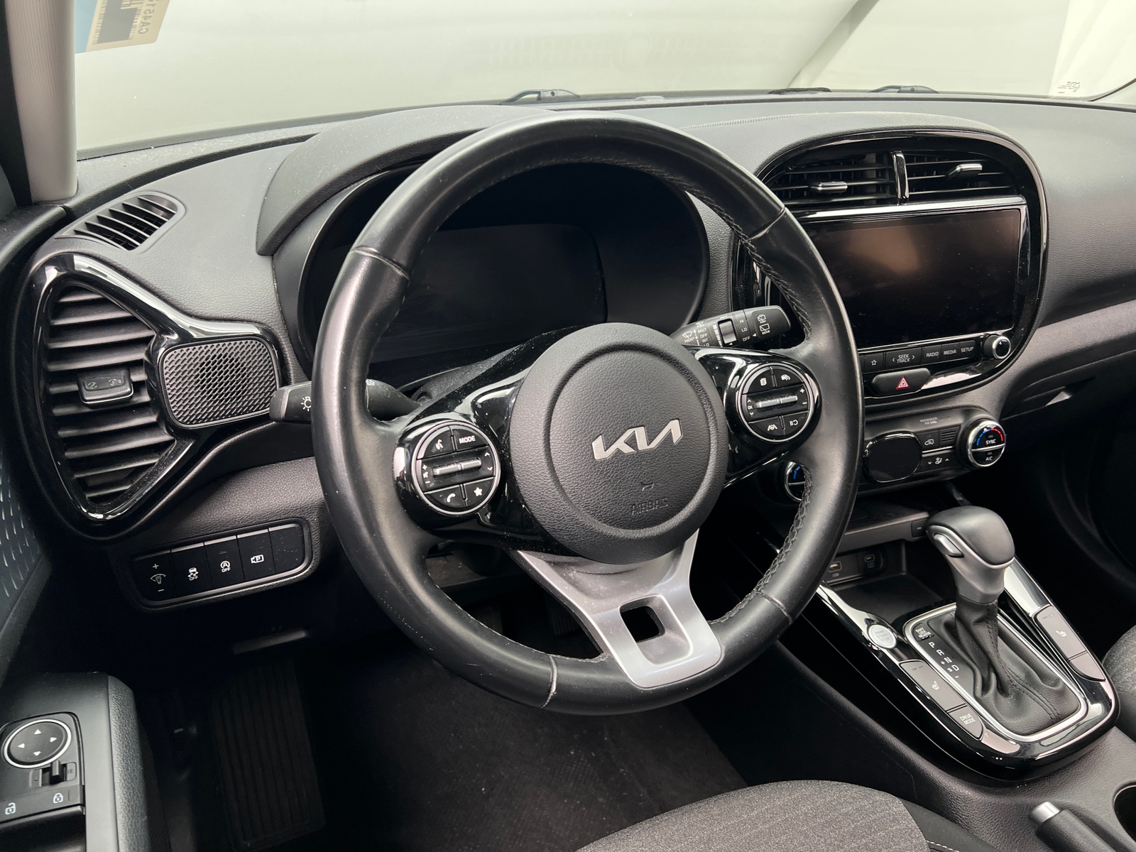 Thumbnail: 2023 Kia Soul - 5