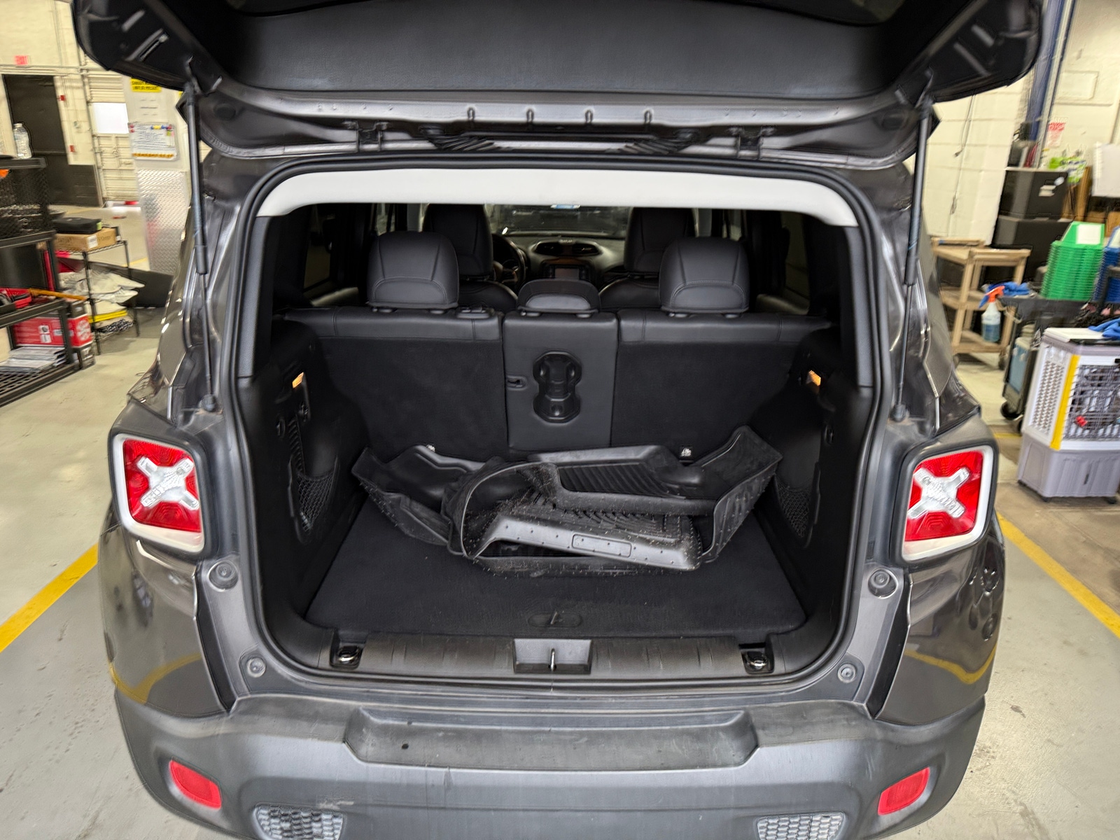 Thumbnail: 2017 Jeep Renegade - 6