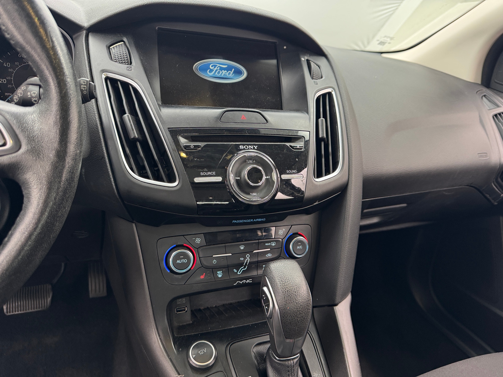 Thumbnail: 2017 Ford Focus - 4