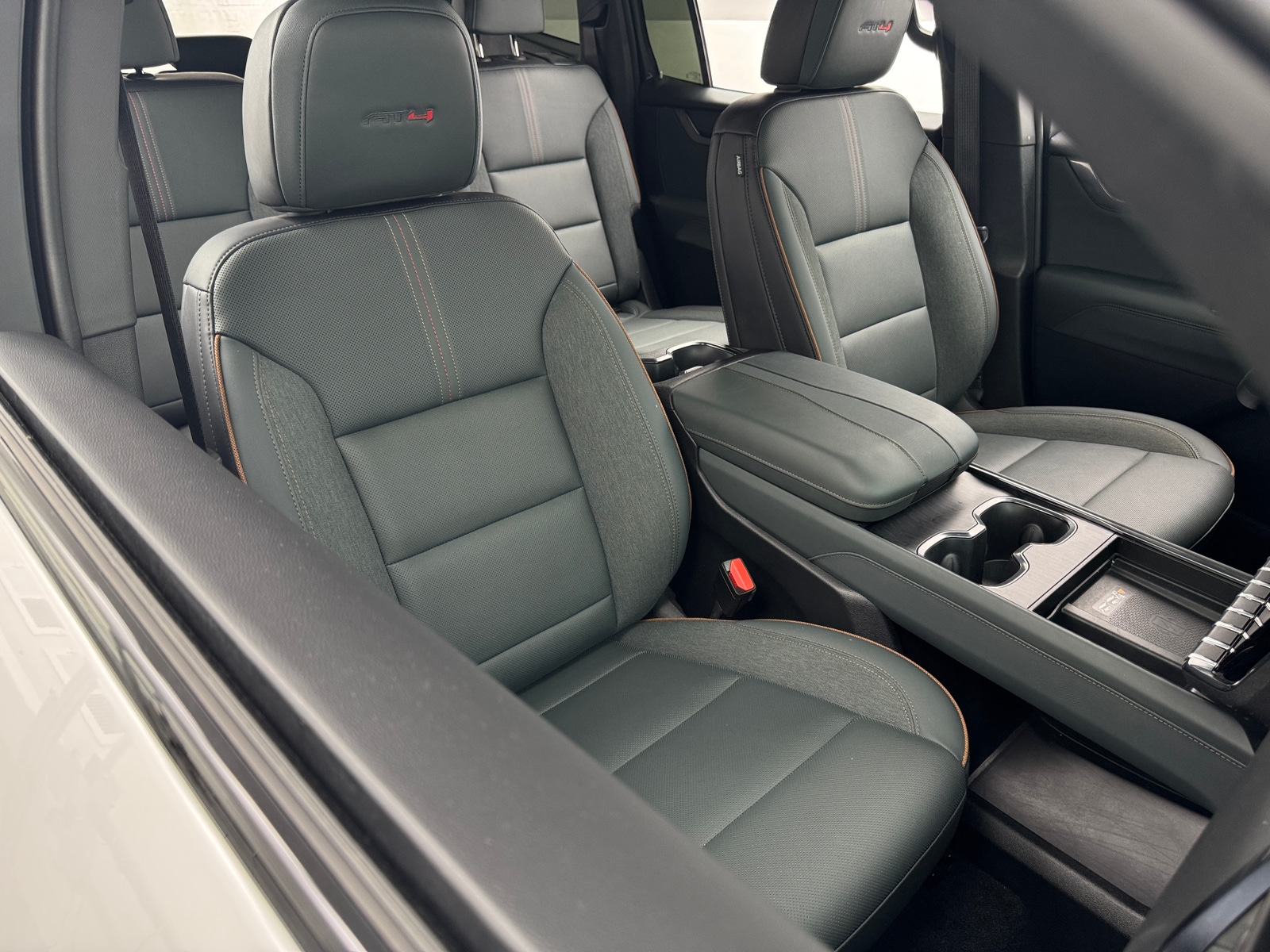 Thumbnail: 2025 GMC Acadia - 2