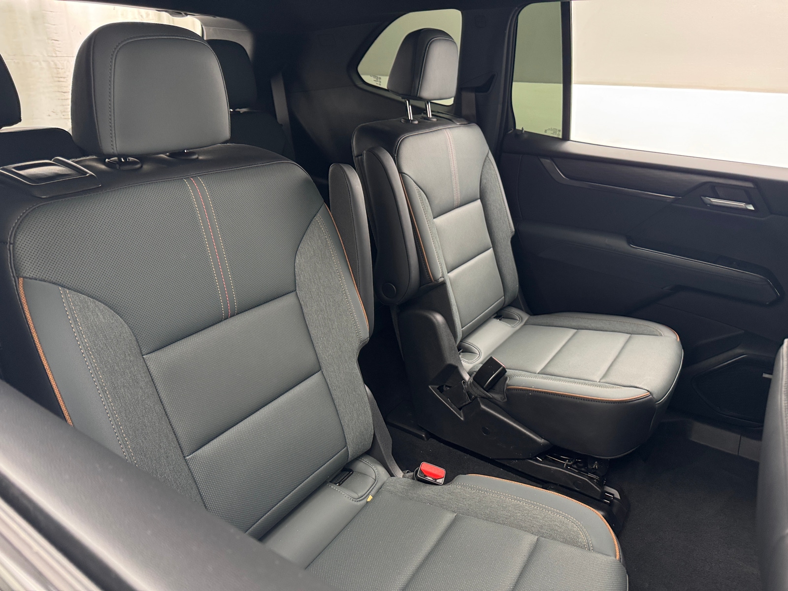 Thumbnail: 2025 GMC Acadia - 6