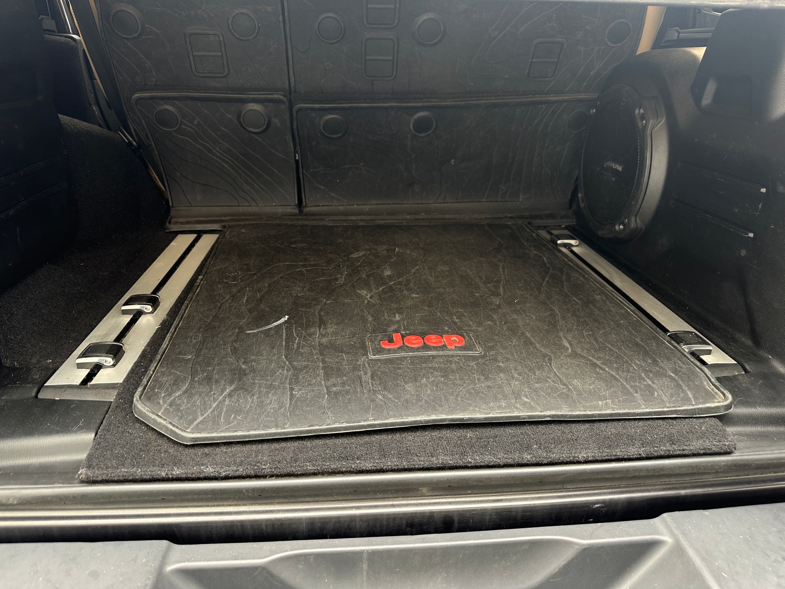 Thumbnail: 2018 Jeep Wrangler - 7