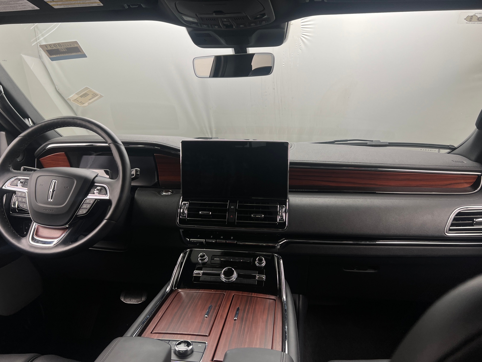 Thumbnail: 2024 Lincoln Navigator L - 2