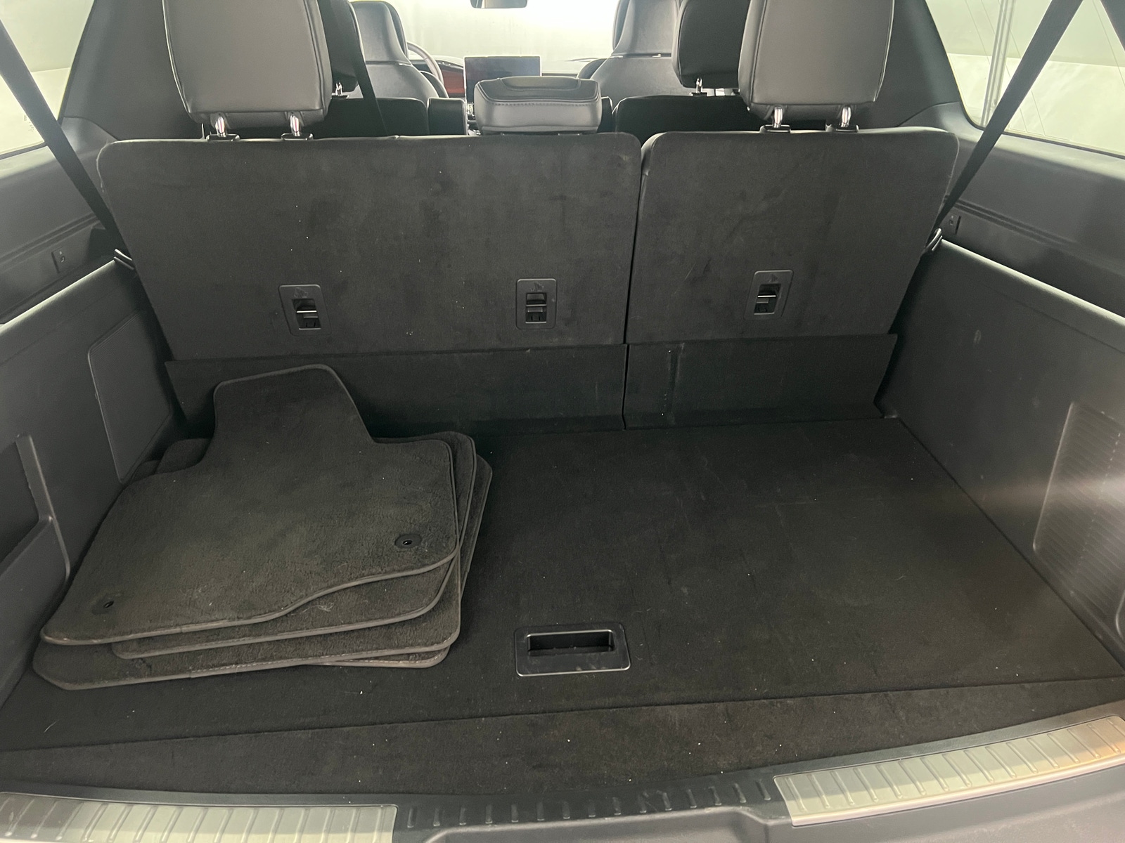 Thumbnail: 2024 Lincoln Navigator L - 6