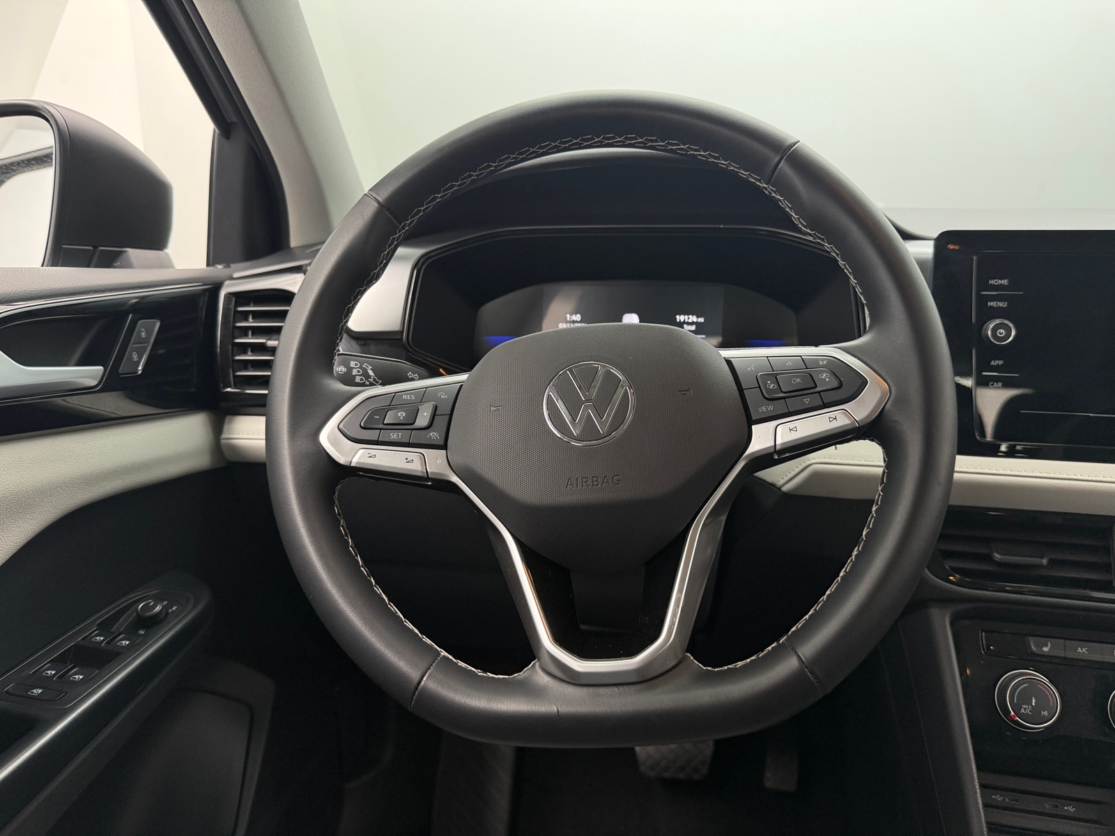 Thumbnail: 2025 Volkswagen Taos - 5