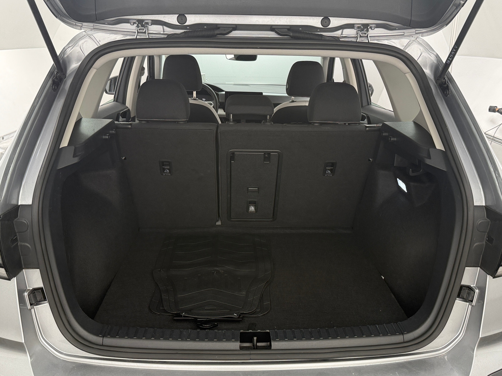 Thumbnail: 2025 Volkswagen Taos - 7