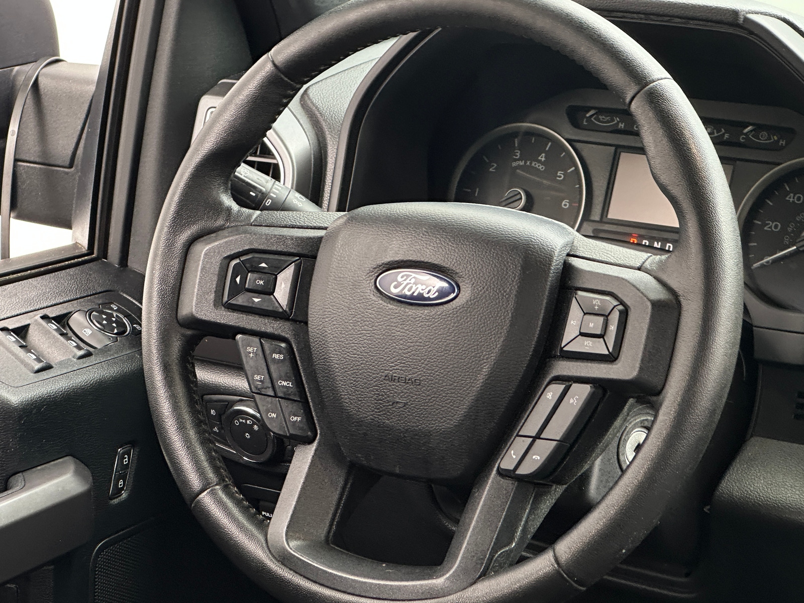 Thumbnail: 2019 Ford Econoline - 5