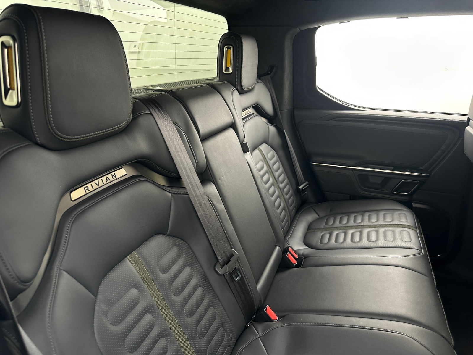 Thumbnail: 2022 Rivian R1T - 5