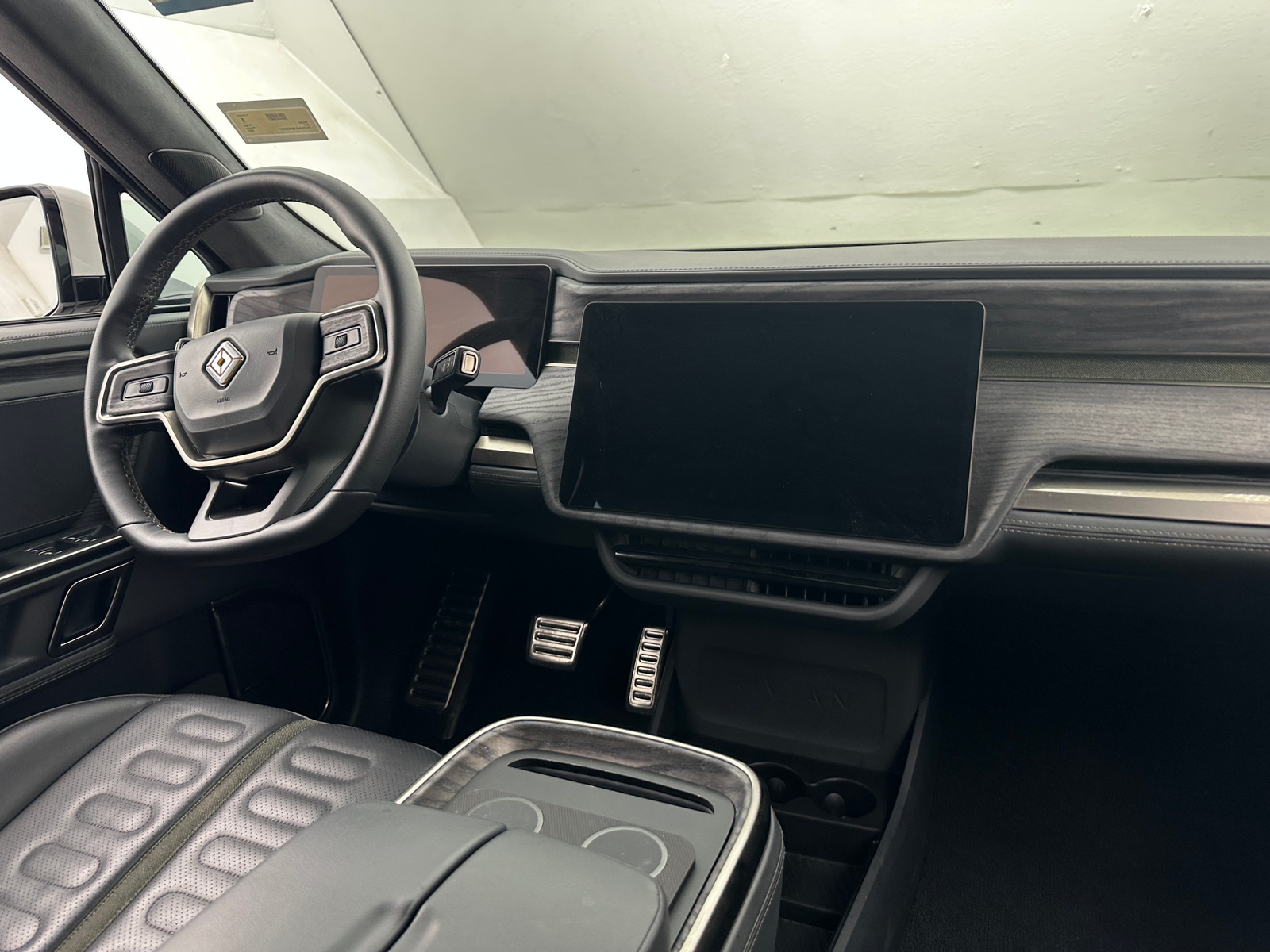 Thumbnail: 2022 Rivian R1T - 2