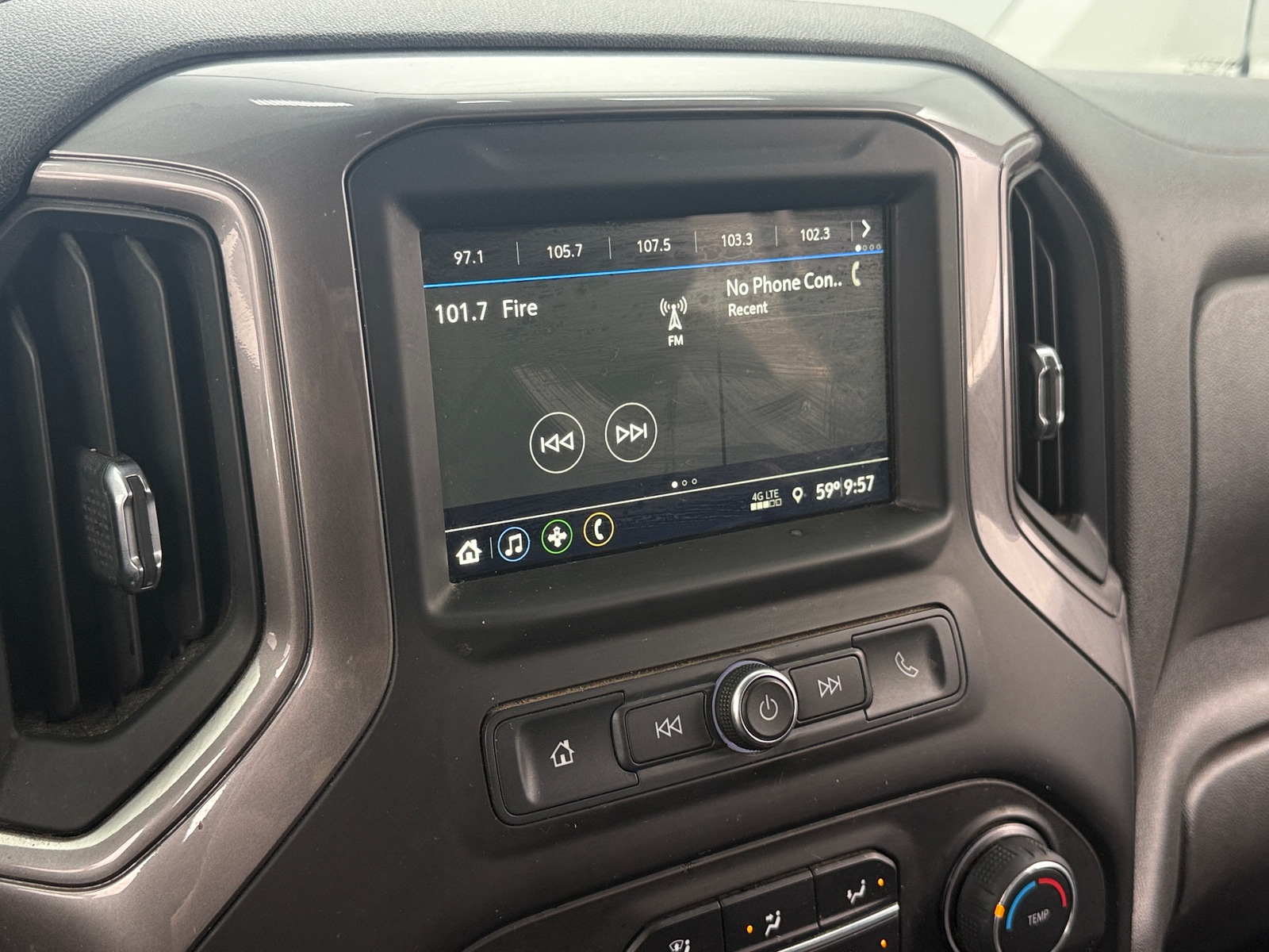 Thumbnail: 2019 Chevrolet Silverado 1500 - 4