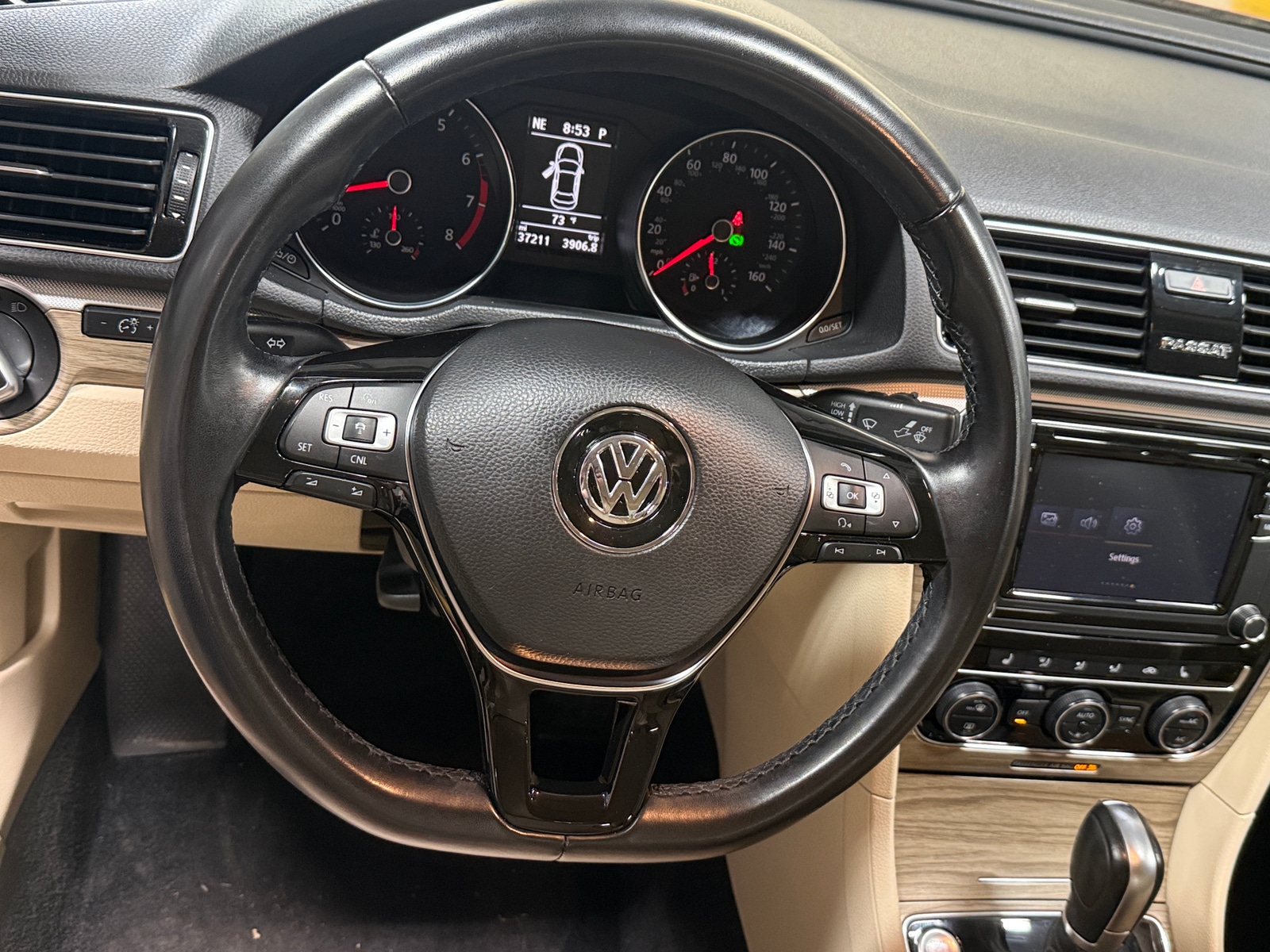 Thumbnail: 2018 Volkswagen Passat - 4