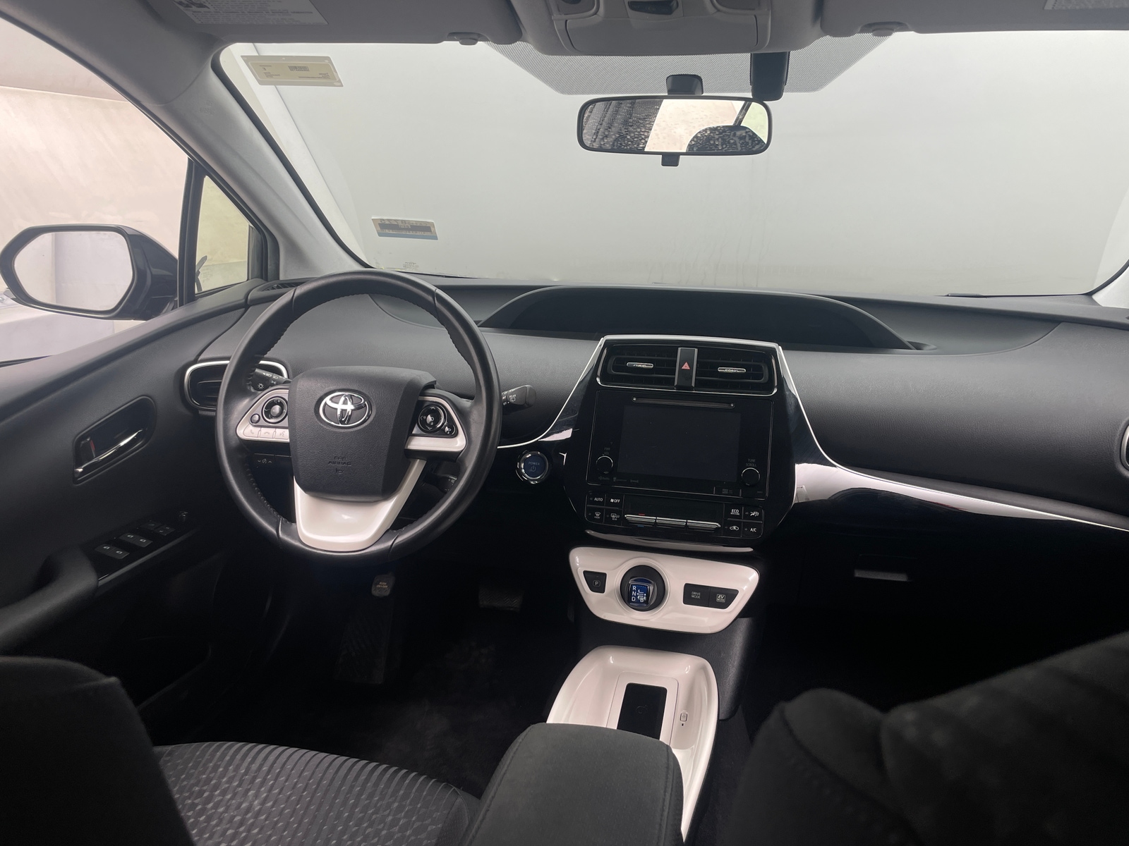 Thumbnail: 2016 Toyota Prius - 3