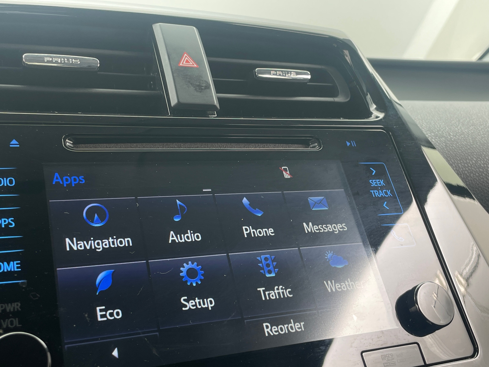 Thumbnail: 2016 Toyota Prius - 4