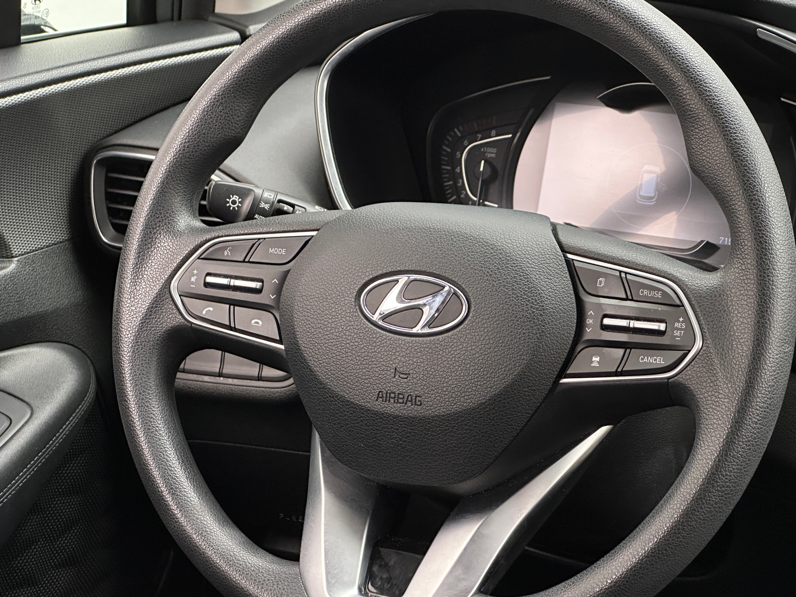 Thumbnail: 2020 Hyundai Santa Fe - 5