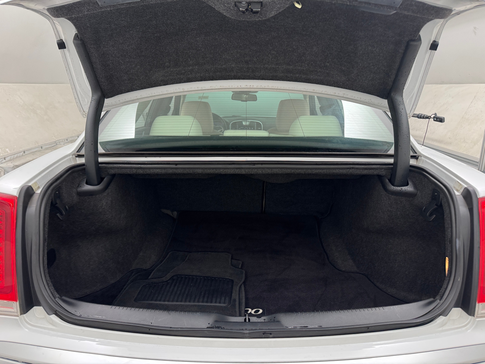 Thumbnail: 2017 Chrysler 300 - 6