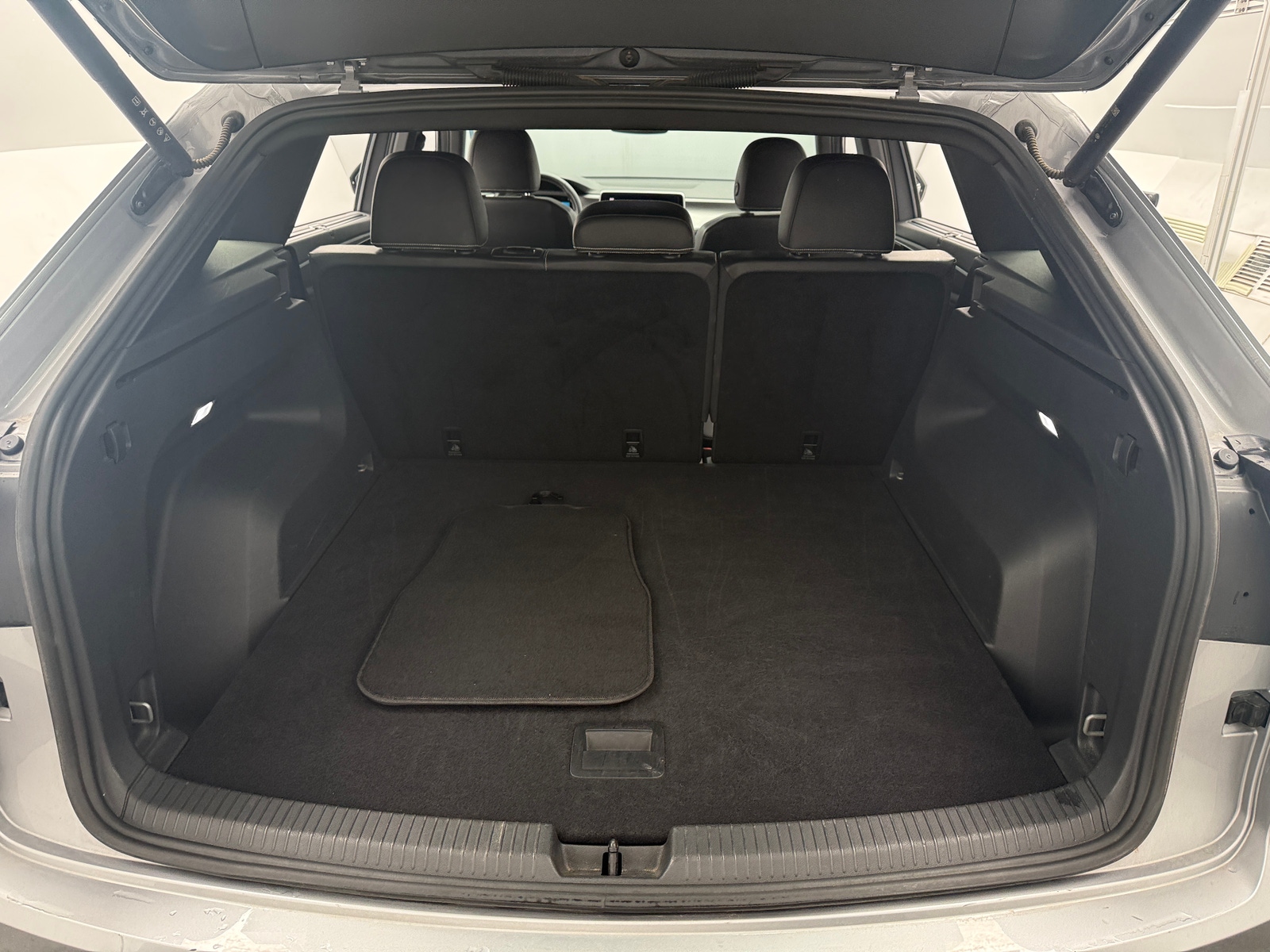 Thumbnail: 2025 Volkswagen Atlas - 6