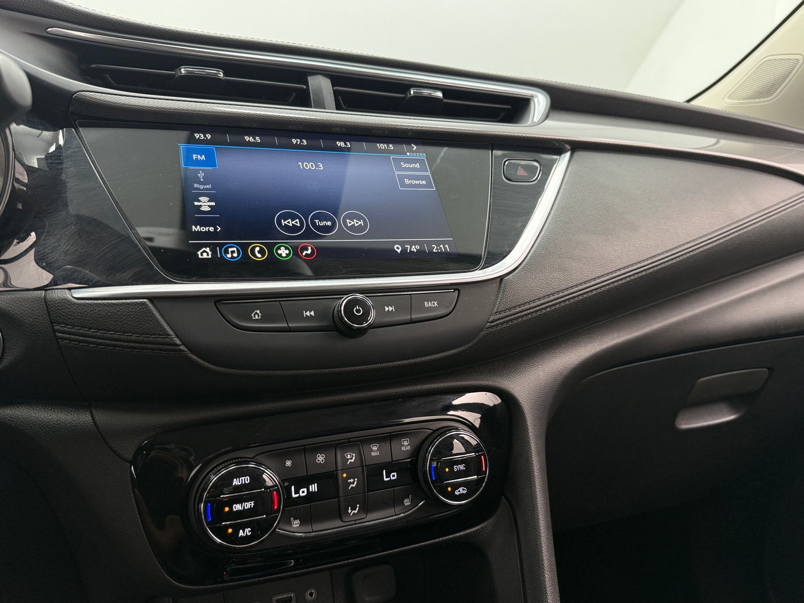 Thumbnail: 2020 Buick Encore GX - 3