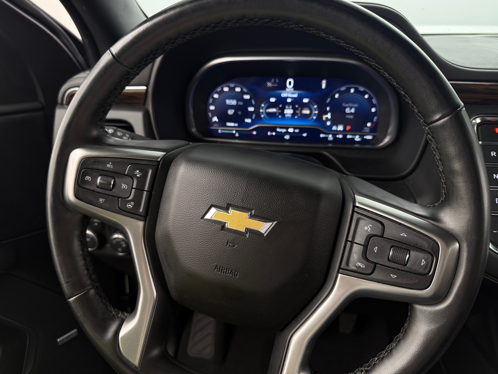 Thumbnail: 2023 Chevrolet Suburban - 4