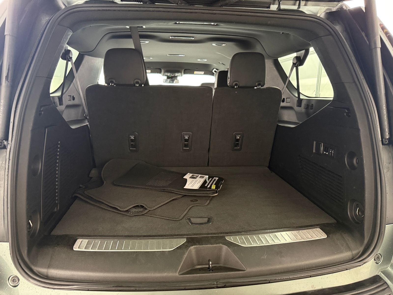 Thumbnail: 2023 Chevrolet Suburban - 6