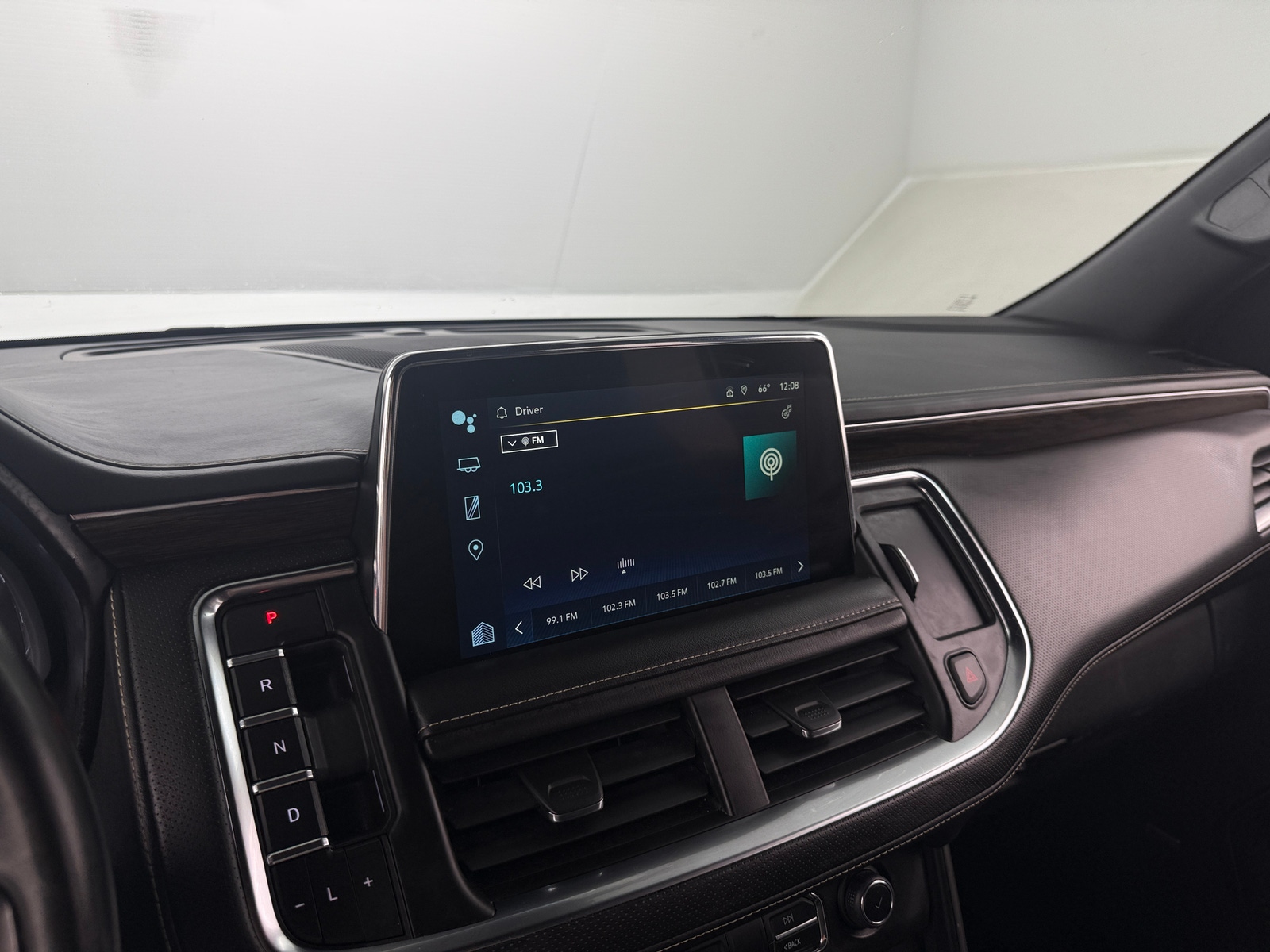 Thumbnail: 2023 Chevrolet Suburban - 3