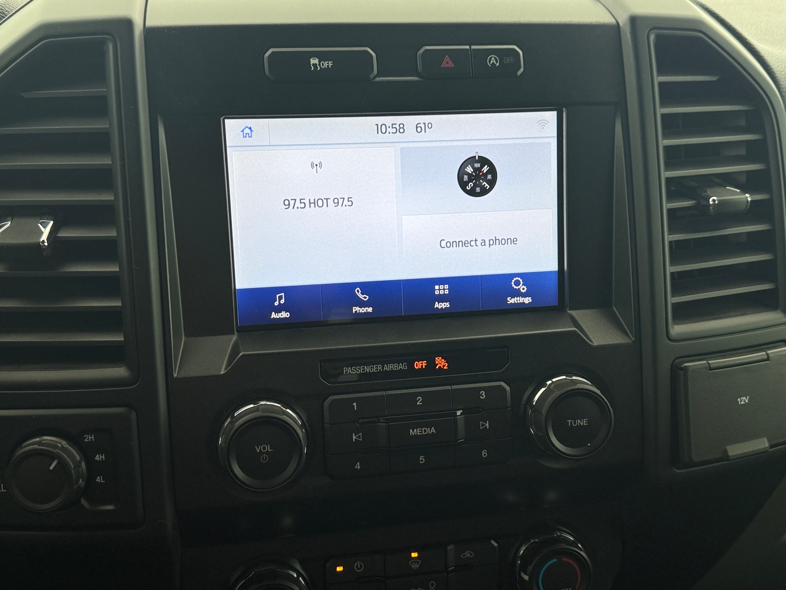 Thumbnail: 2020 Ford Econoline - 4