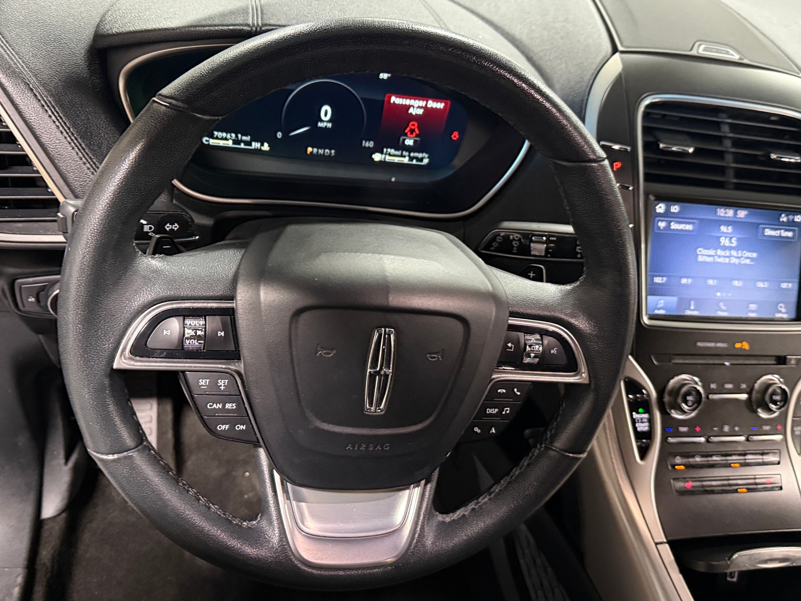 Thumbnail: 2019 Lincoln Nautilus - 4