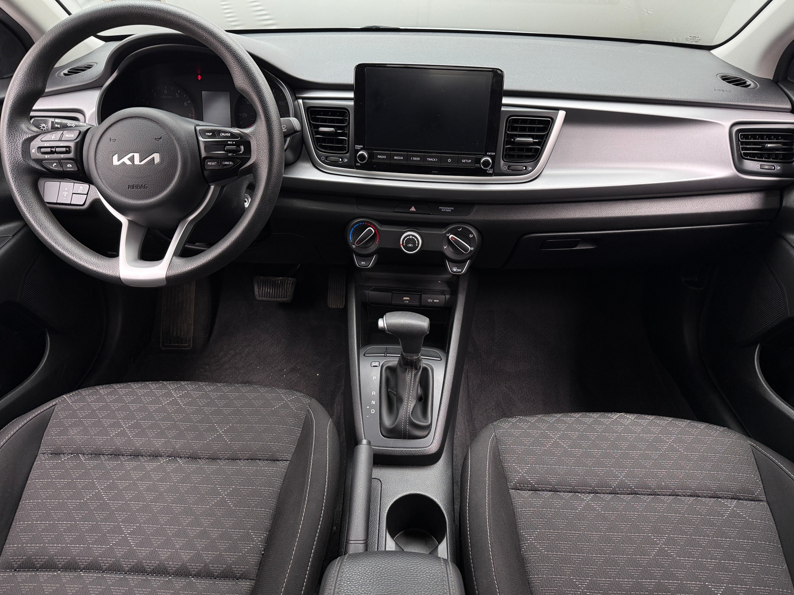 Thumbnail: 2023 Kia Rio - 3