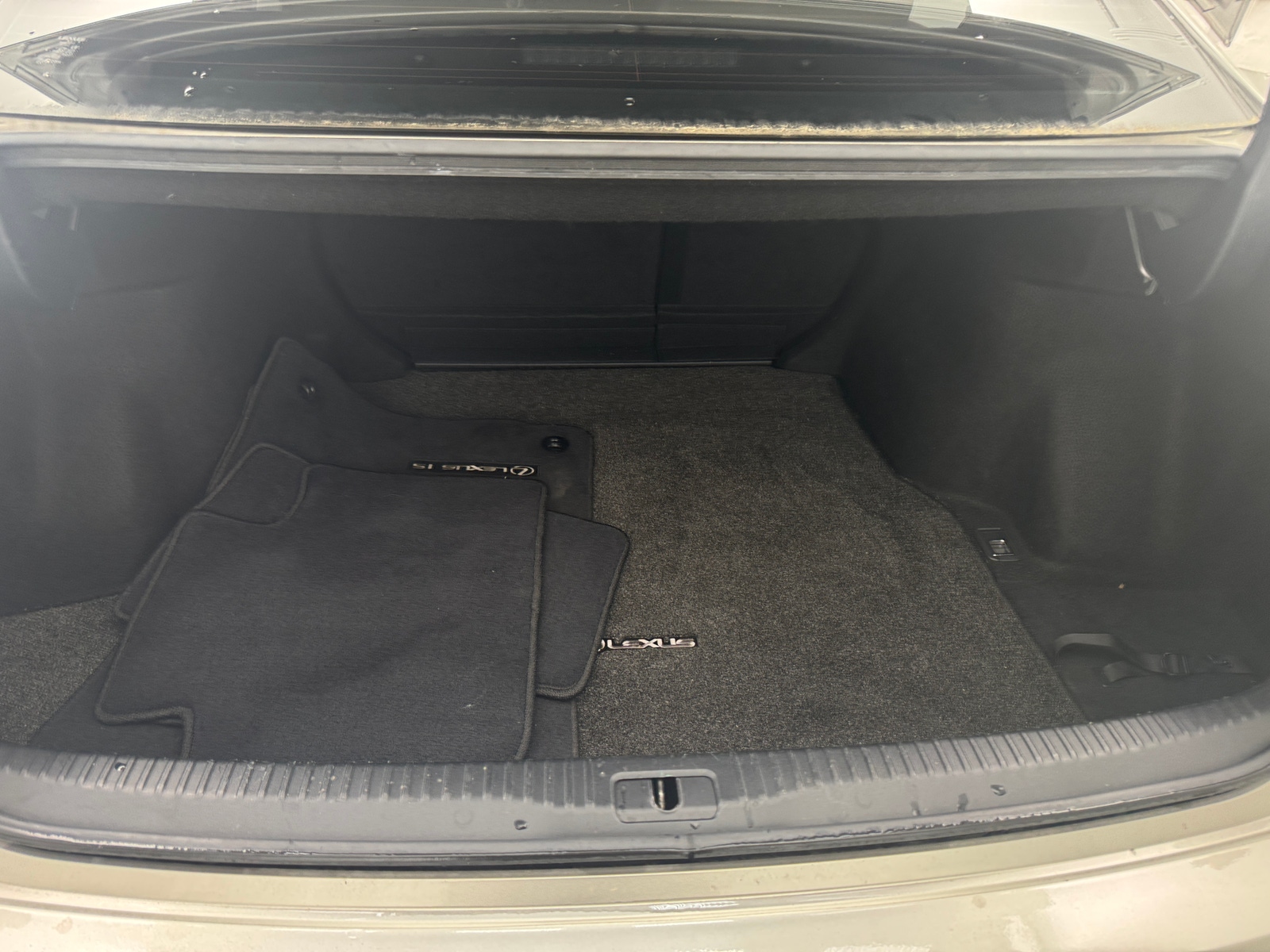 Thumbnail: 2019 Lexus IS - 6