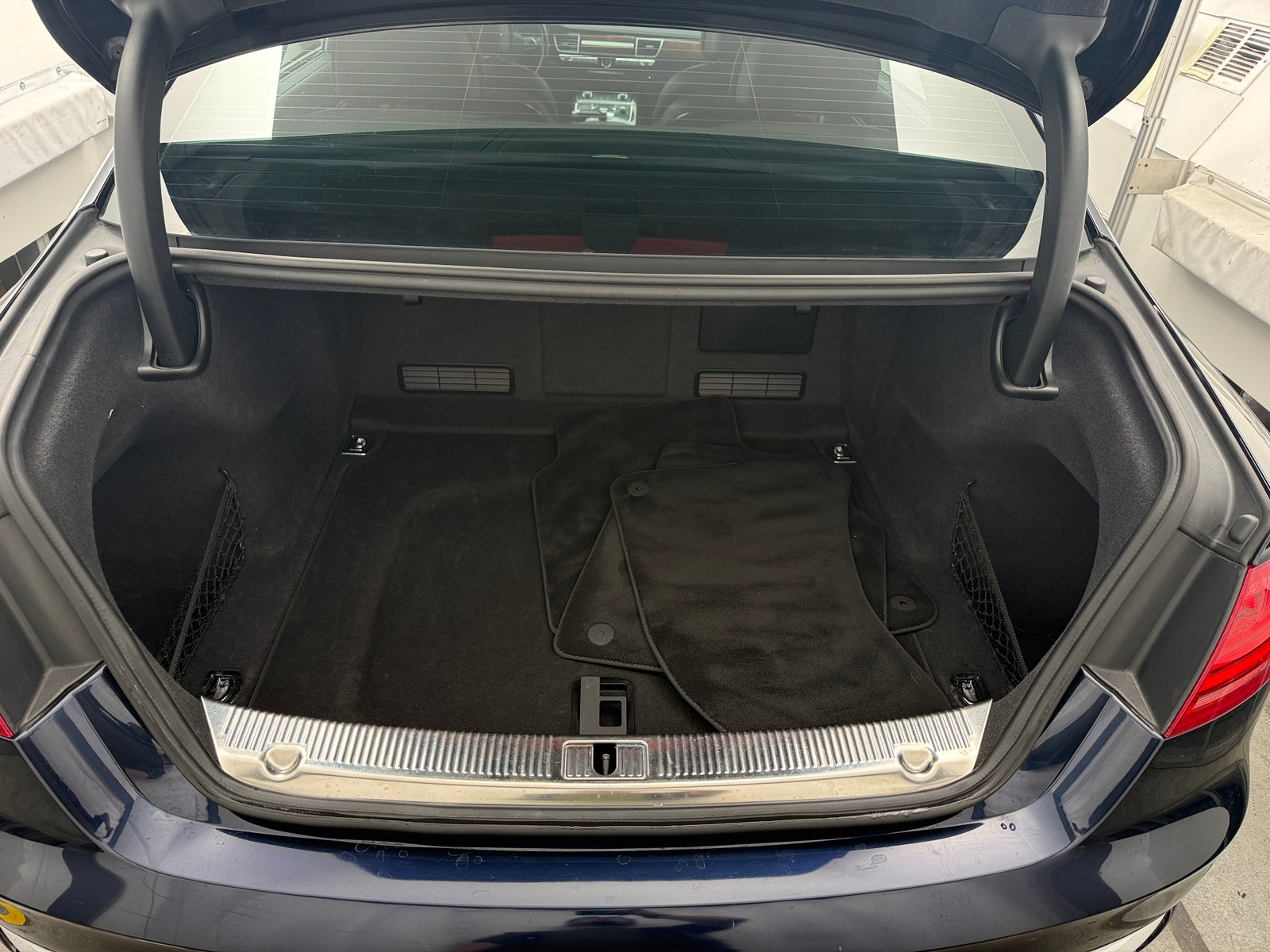 Thumbnail: 2013 Audi A8 - 6