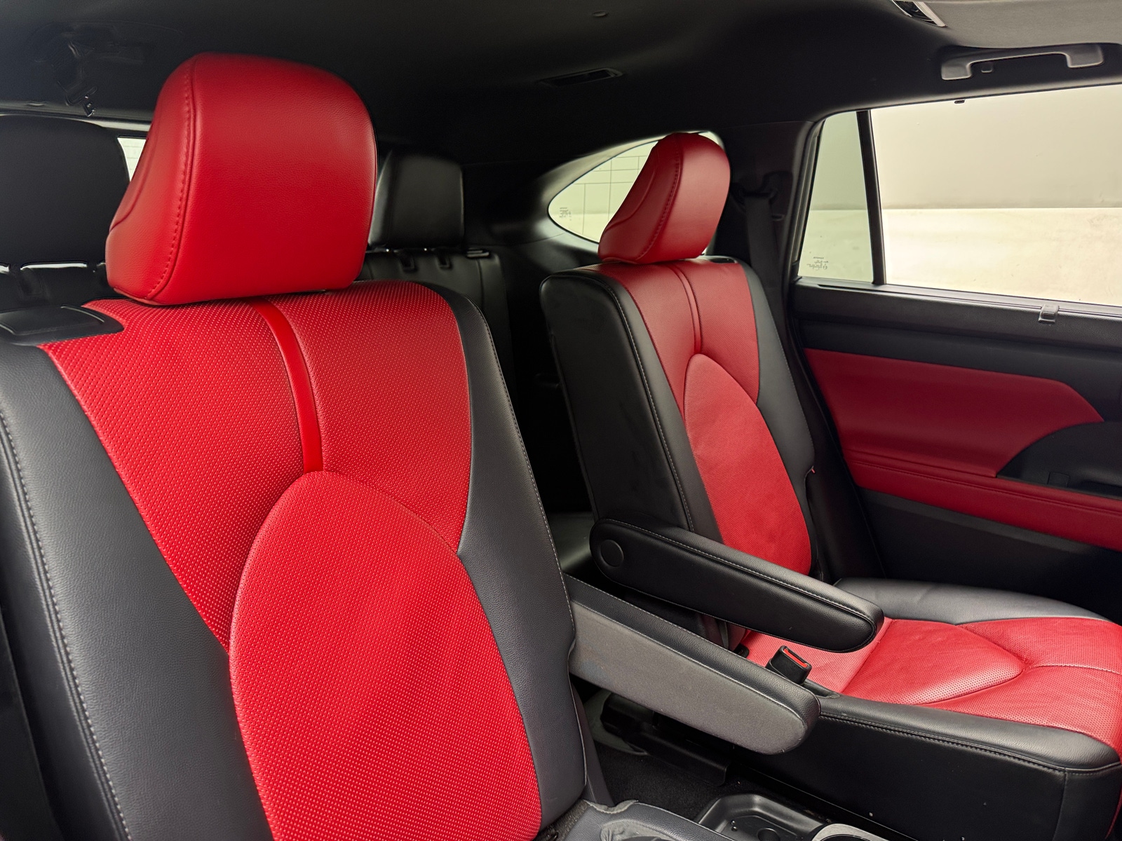 Thumbnail: 2021 Toyota Highlander - 5