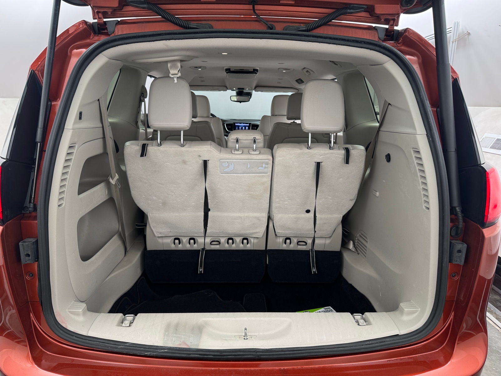 Thumbnail: 2018 Chrysler Pacifica - 6