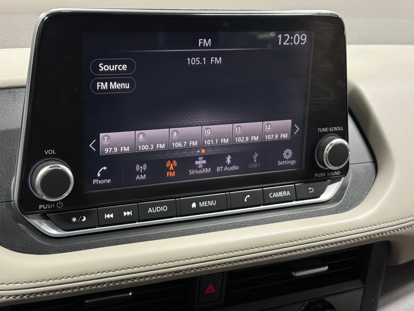 Thumbnail: 2023 Nissan Rogue - 4