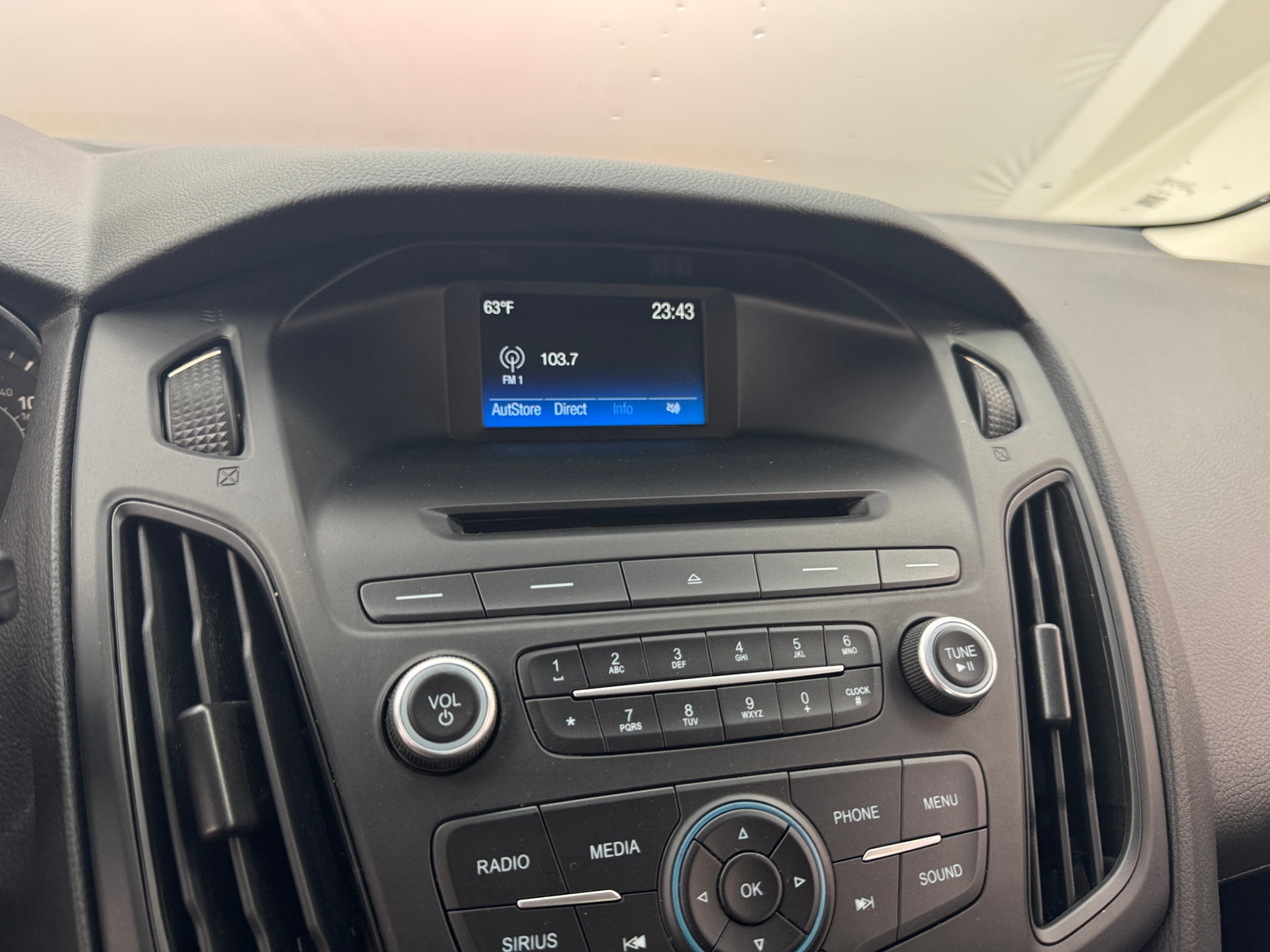 Thumbnail: 2017 Ford Focus - 4